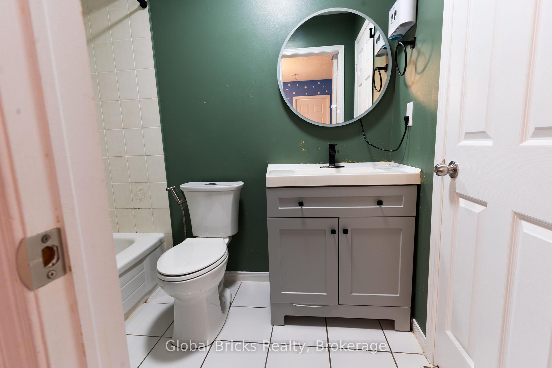 Photo 21 of 85 Millstone Drive, Brampton, Fletcher's Creek South — HOMEH
