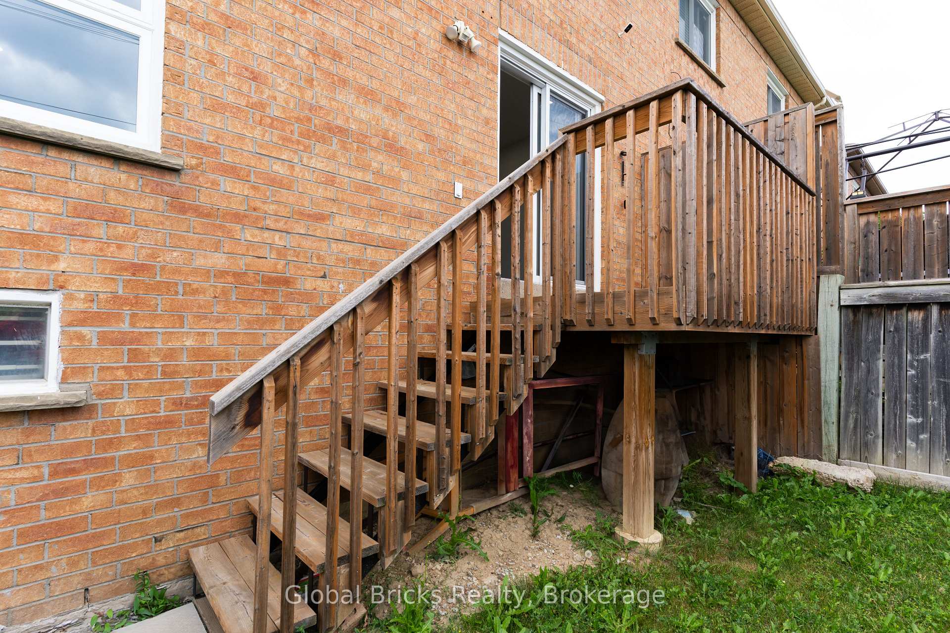 Photo 34 of 85 Millstone Drive, Brampton, Fletcher's Creek South — HOMEH