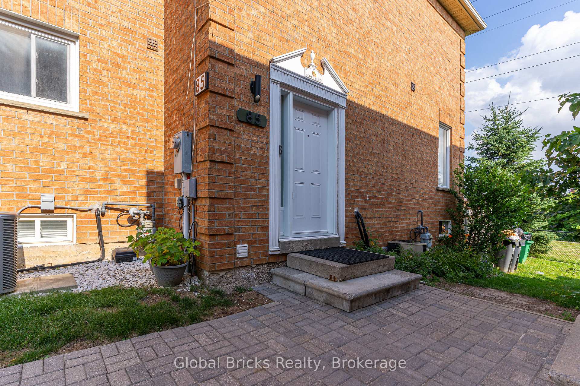 Photo 40 of 85 Millstone Drive, Brampton, Fletcher's Creek South — HOMEH