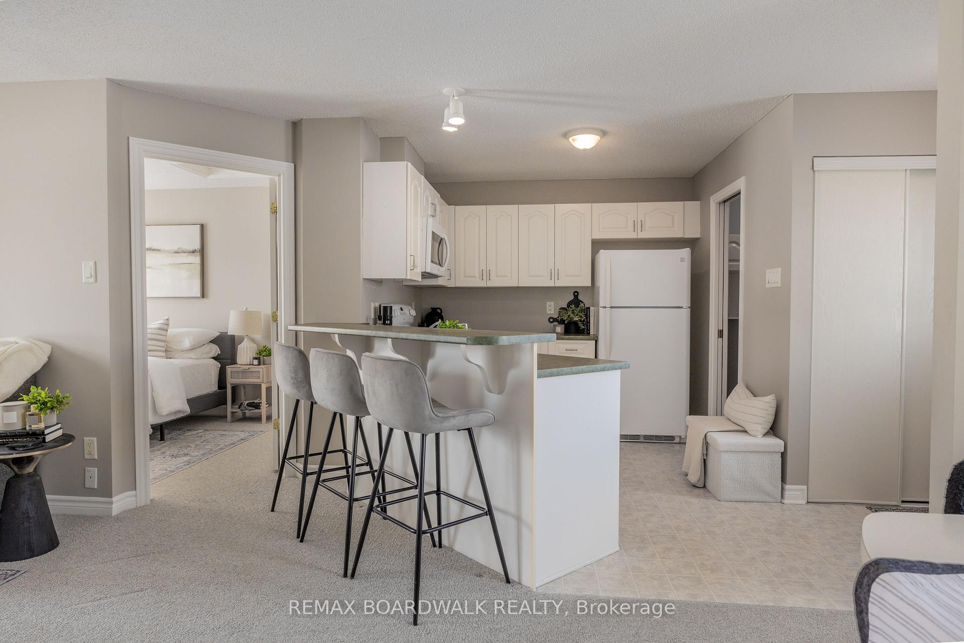 Photo 10 of 206 Oak Leaf Private, Ottawa, Richmond — HOMEH