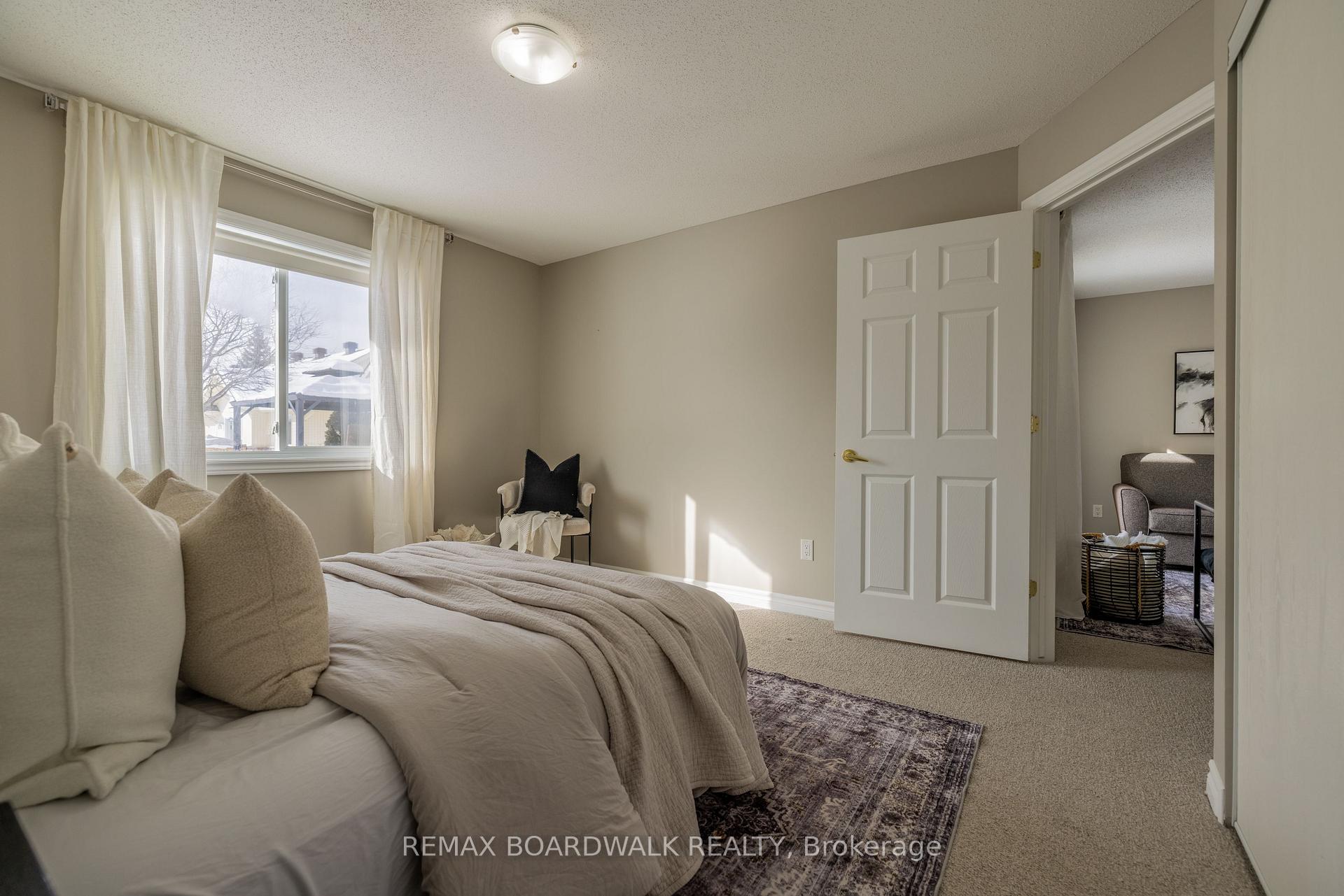 Photo 15 of 206 Oak Leaf Private, Ottawa, Richmond — HOMEH
