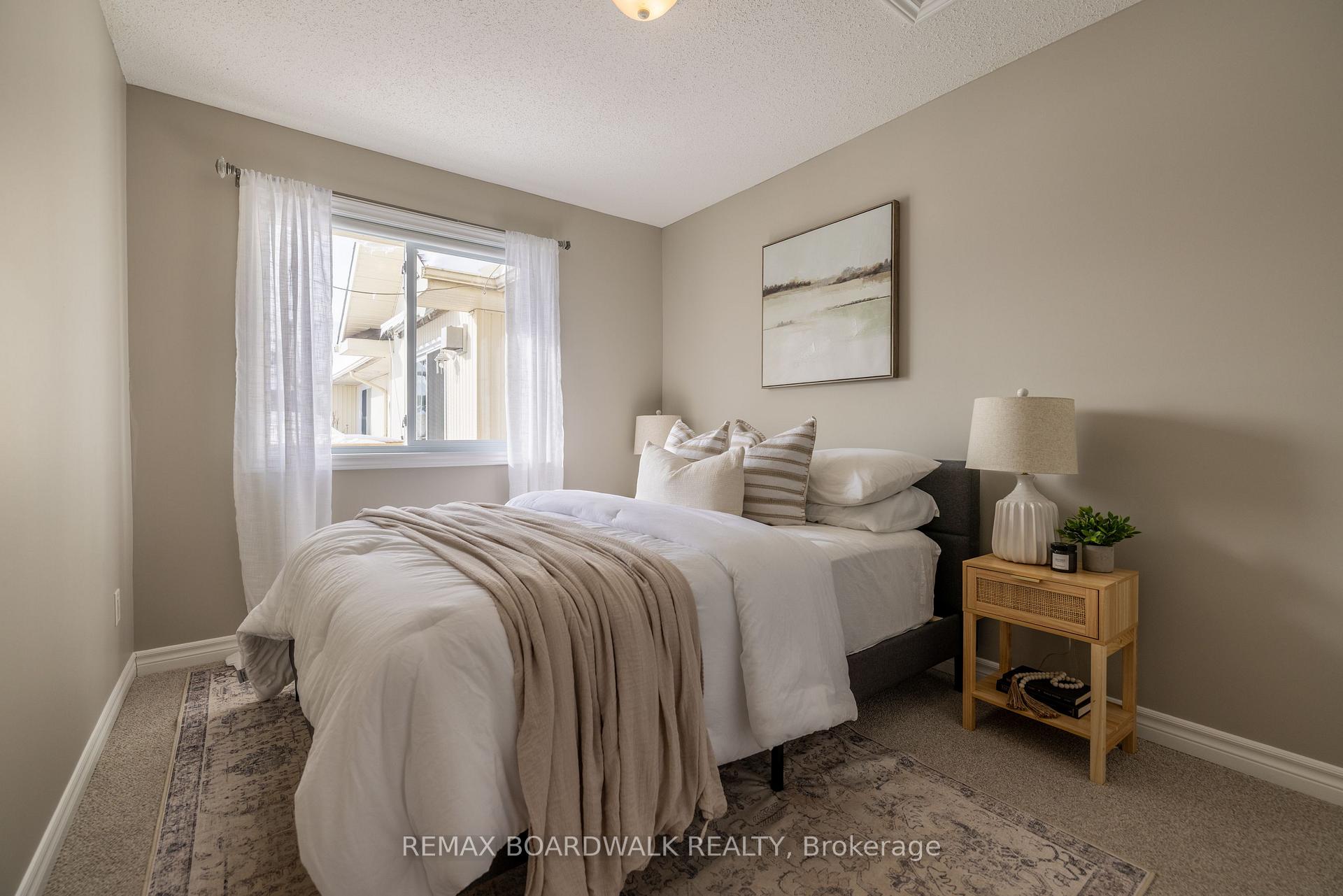 Photo 19 of 206 Oak Leaf Private, Ottawa, Richmond — HOMEH