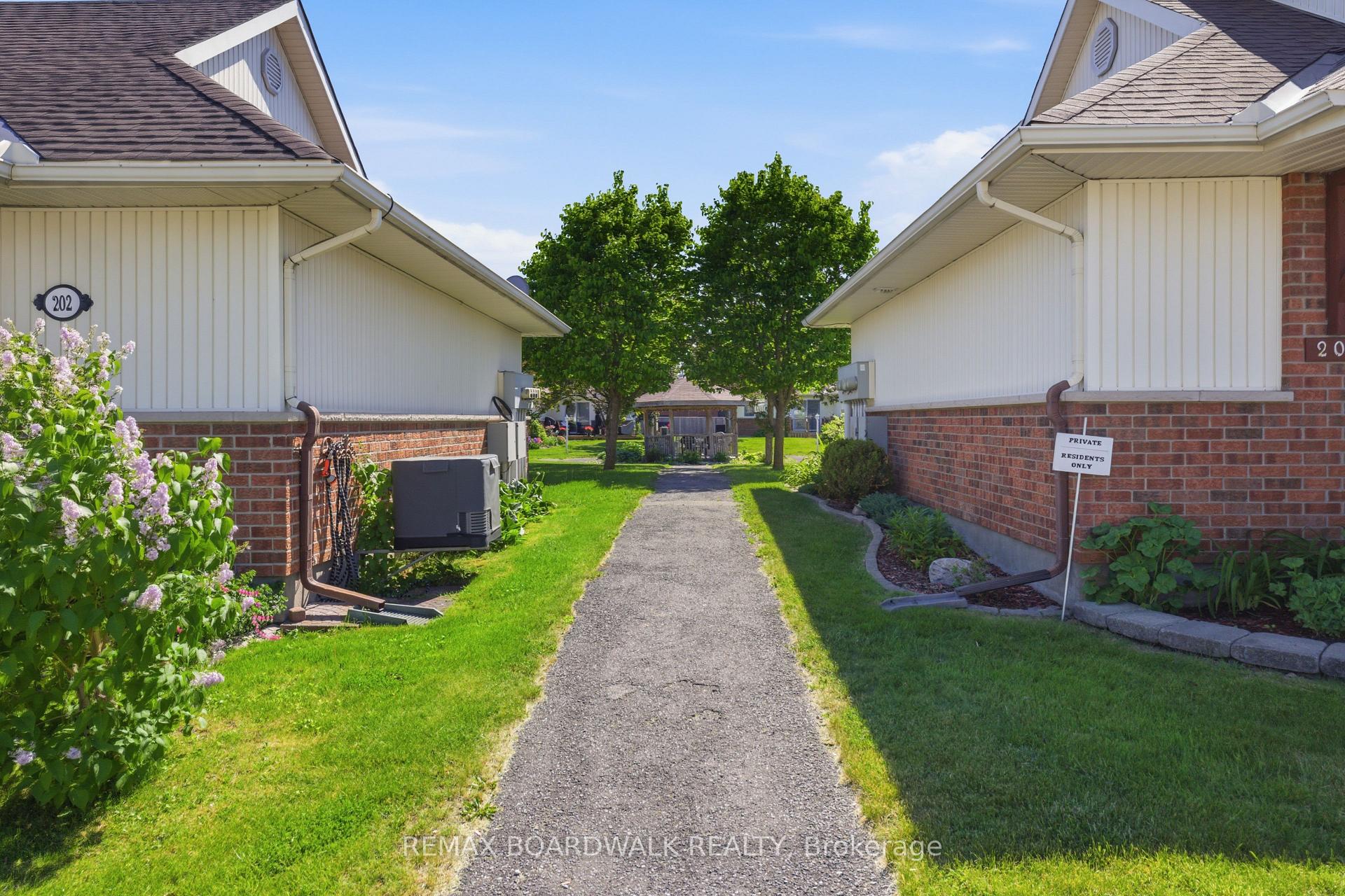 Photo 25 of 206 Oak Leaf Private, Ottawa, Richmond — HOMEH