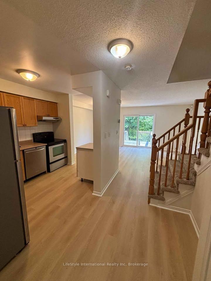 Photo 2 of 26 Roehampton Crescent, Guelph, Pineridge/Westminster Woods — HOMEH