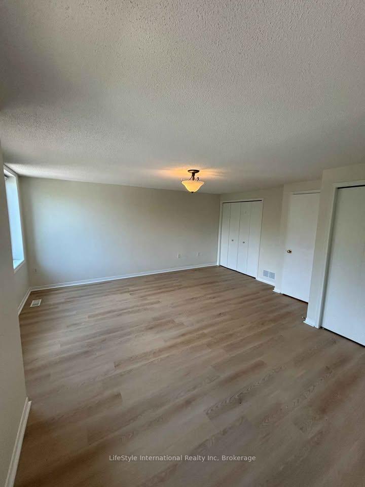 Photo 5 of 26 Roehampton Crescent, Guelph, Pineridge/Westminster Woods — HOMEH