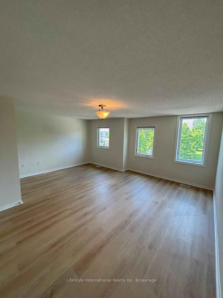 Photo 6 of 26 Roehampton Crescent, Guelph, Pineridge/Westminster Woods — HOMEH
