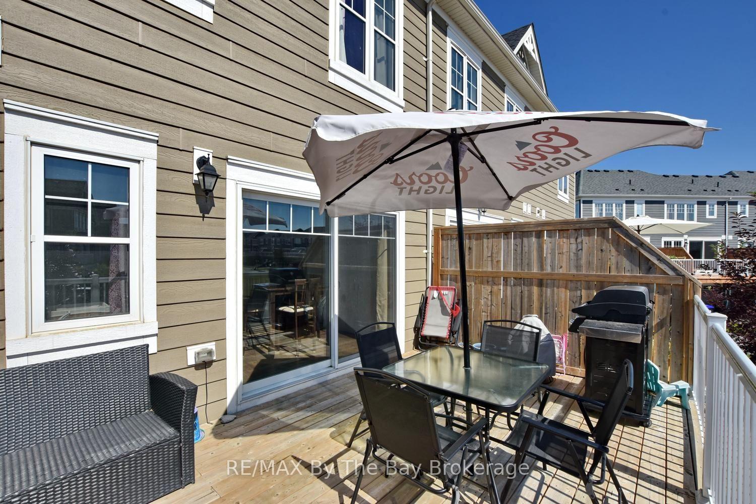 Photo 6 of 16 Village Gate Drive, Wasaga Beach — HOMEH