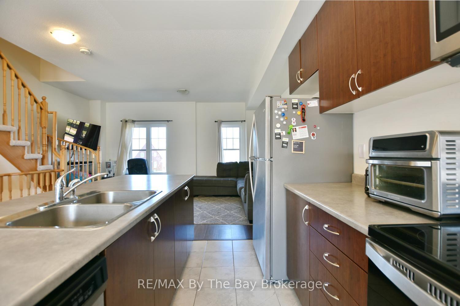 Photo 17 of 16 Village Gate Drive, Wasaga Beach — HOMEH