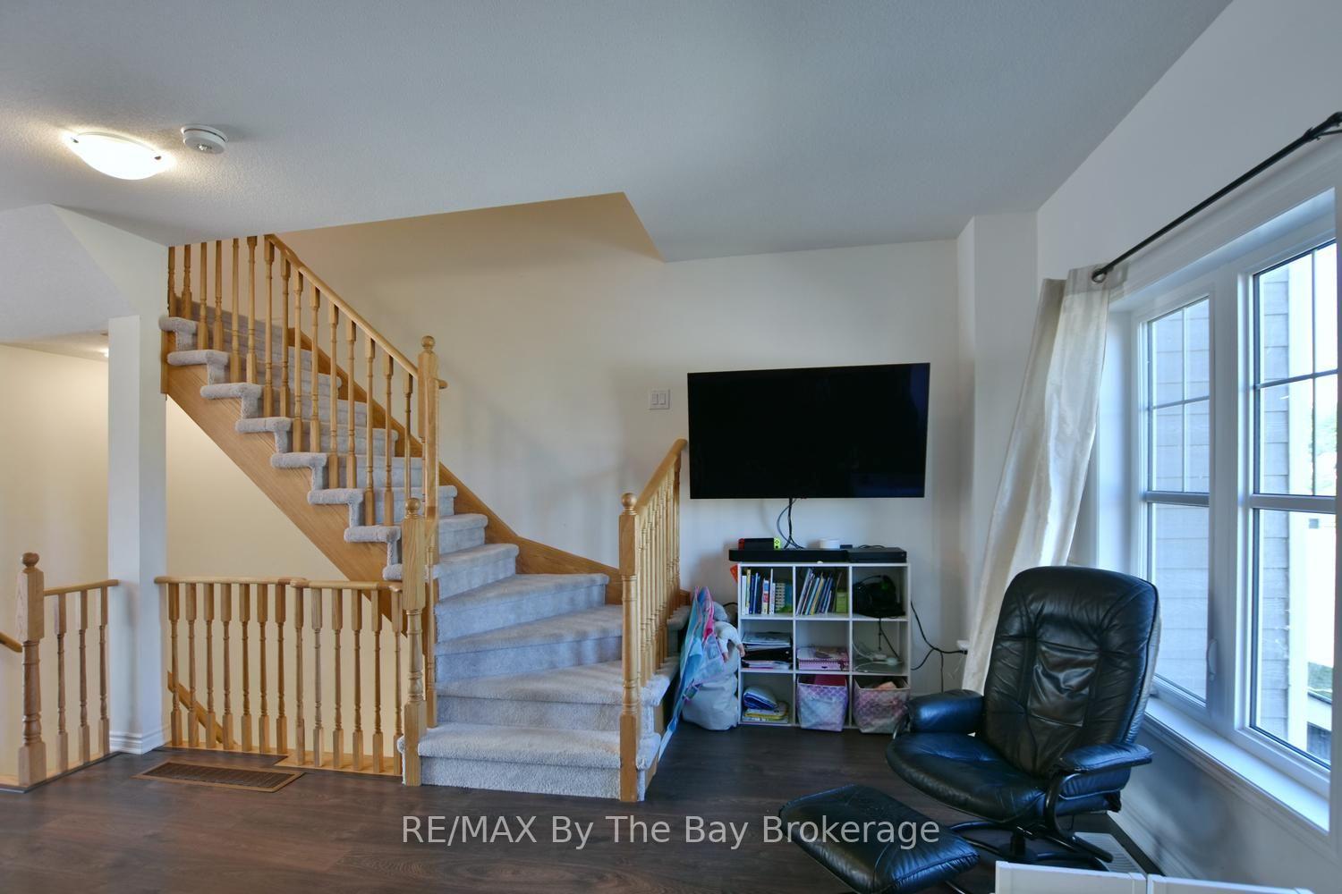 Photo 26 of 16 Village Gate Drive, Wasaga Beach — HOMEH
