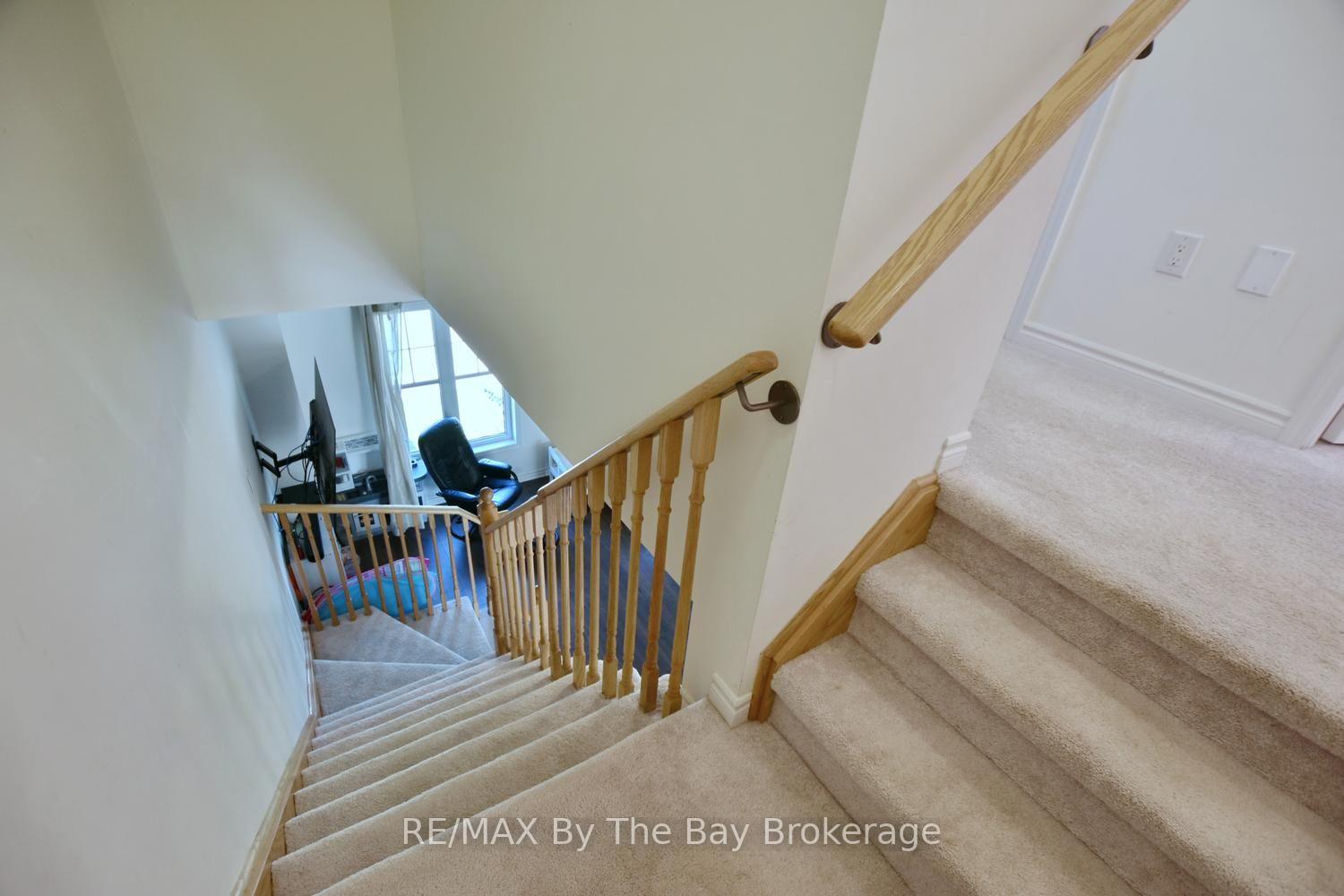 Photo 32 of 16 Village Gate Drive, Wasaga Beach — HOMEH