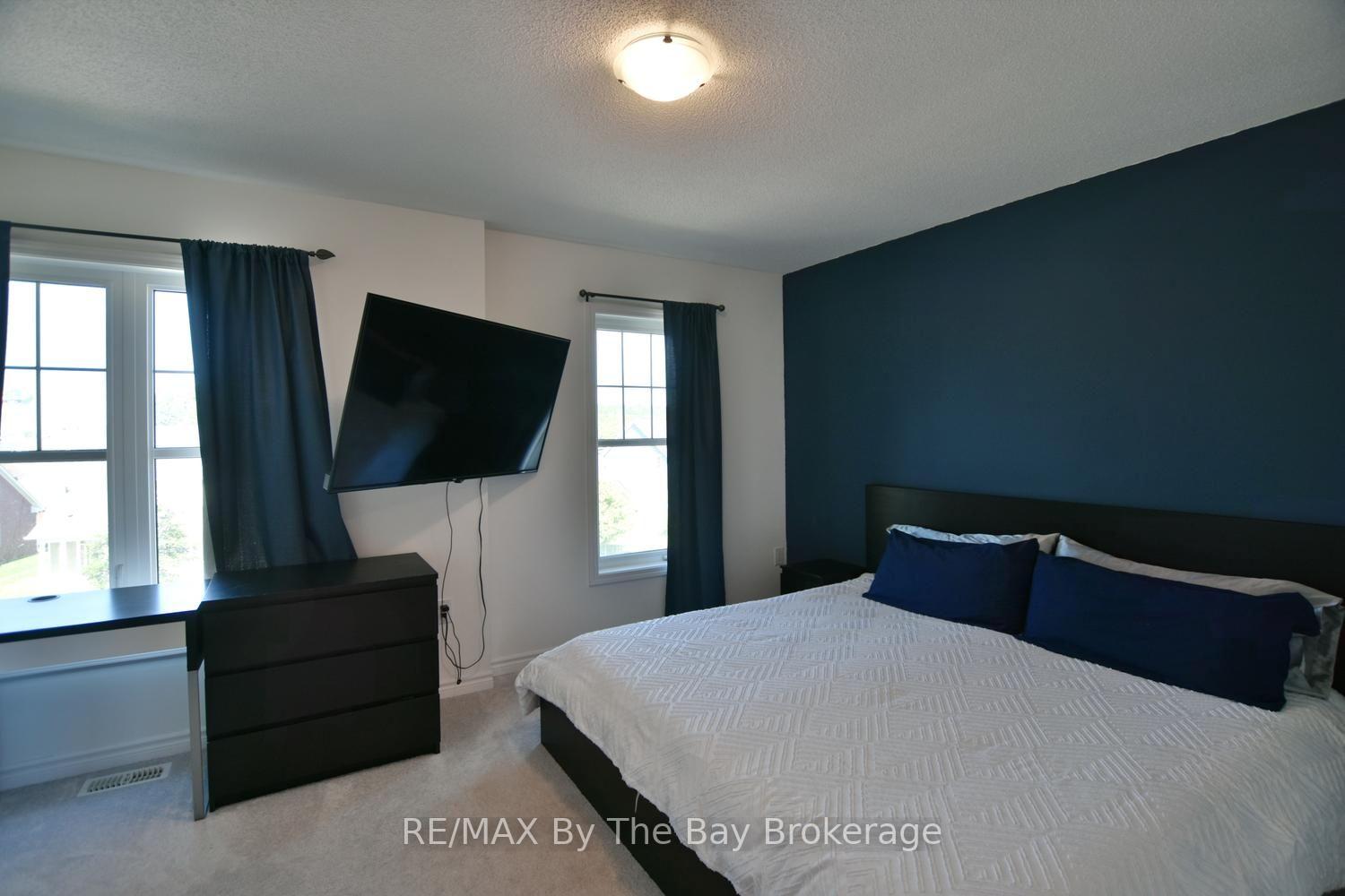Photo 33 of 16 Village Gate Drive, Wasaga Beach — HOMEH