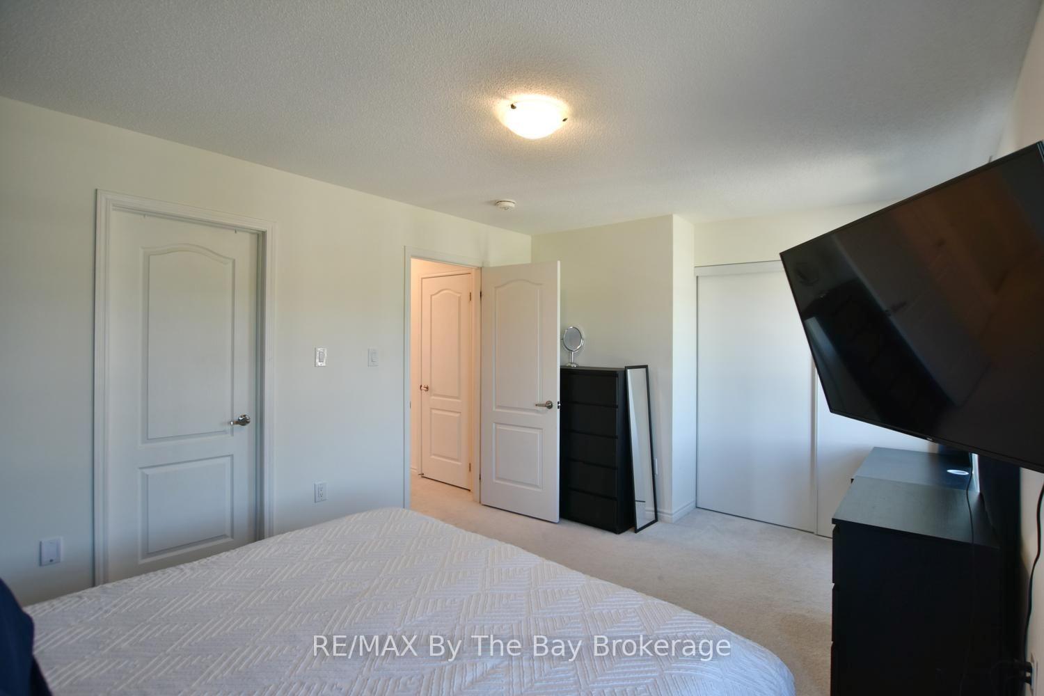 Photo 35 of 16 Village Gate Drive, Wasaga Beach — HOMEH
