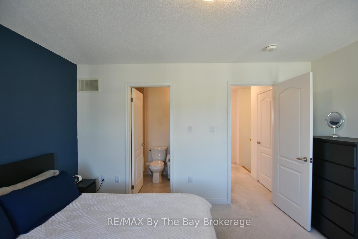 Photo 36 of 16 Village Gate Drive, Wasaga Beach — HOMEH