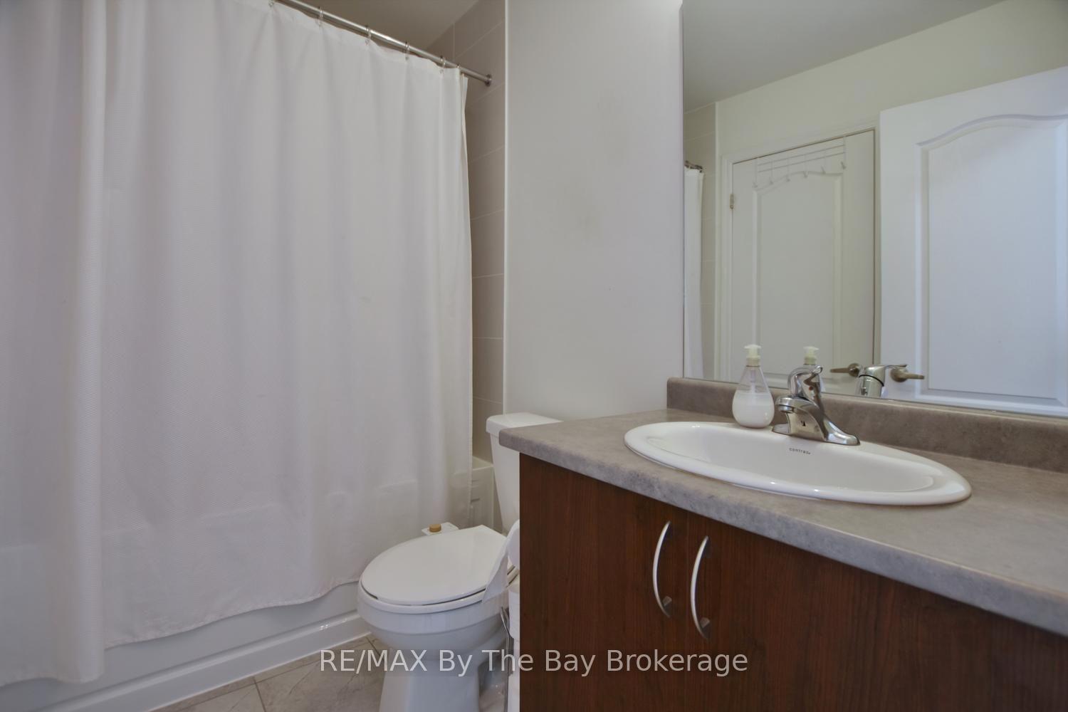 Photo 37 of 16 Village Gate Drive, Wasaga Beach — HOMEH