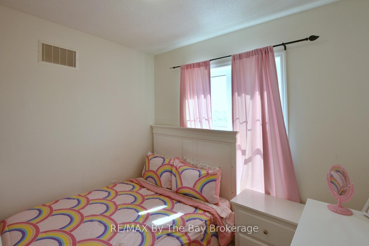 Photo 44 of 16 Village Gate Drive, Wasaga Beach — HOMEH