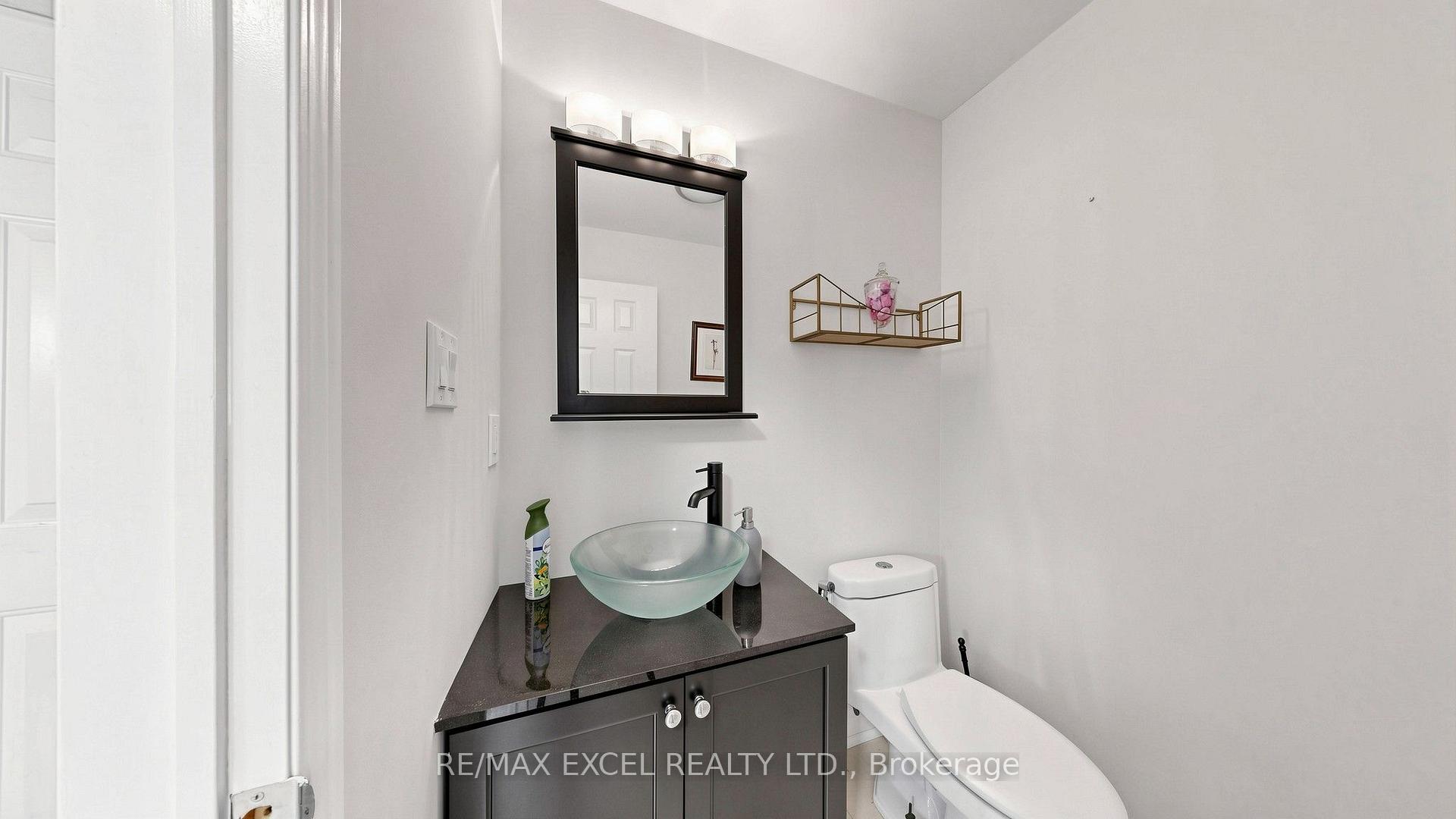 Photo 16 of 29 Bentwood Crescent, Vaughan, Patterson — HOMEH
