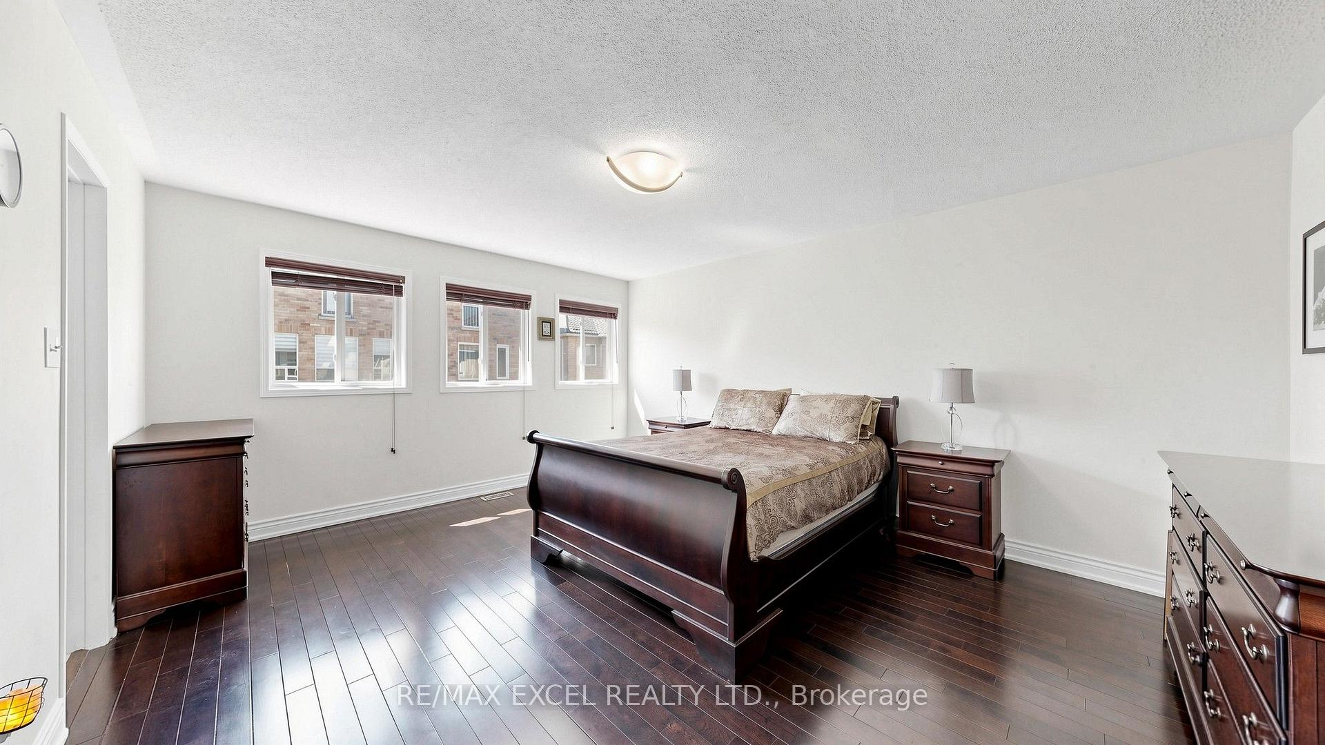 Photo 20 of 29 Bentwood Crescent, Vaughan, Patterson — HOMEH