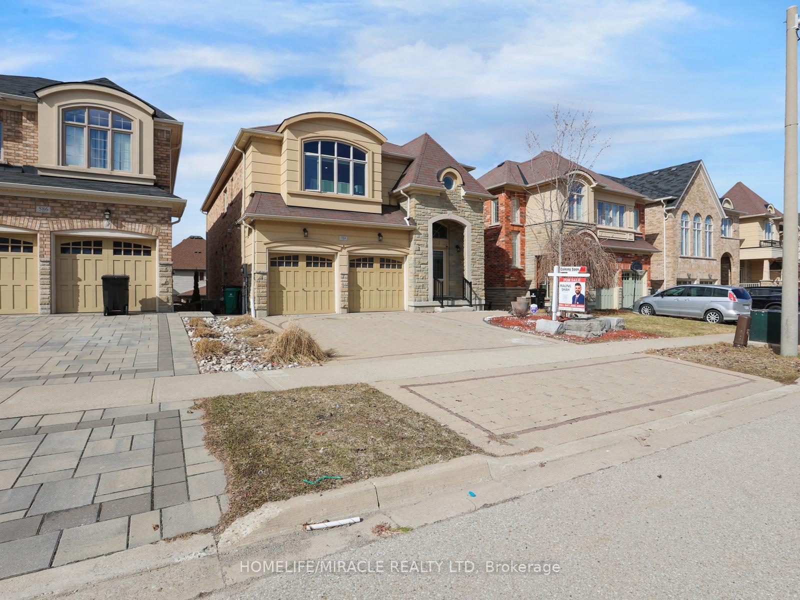 Photo 2 of 584 Pinery Trail, Waterloo, Conservation Meadows — HOMEH