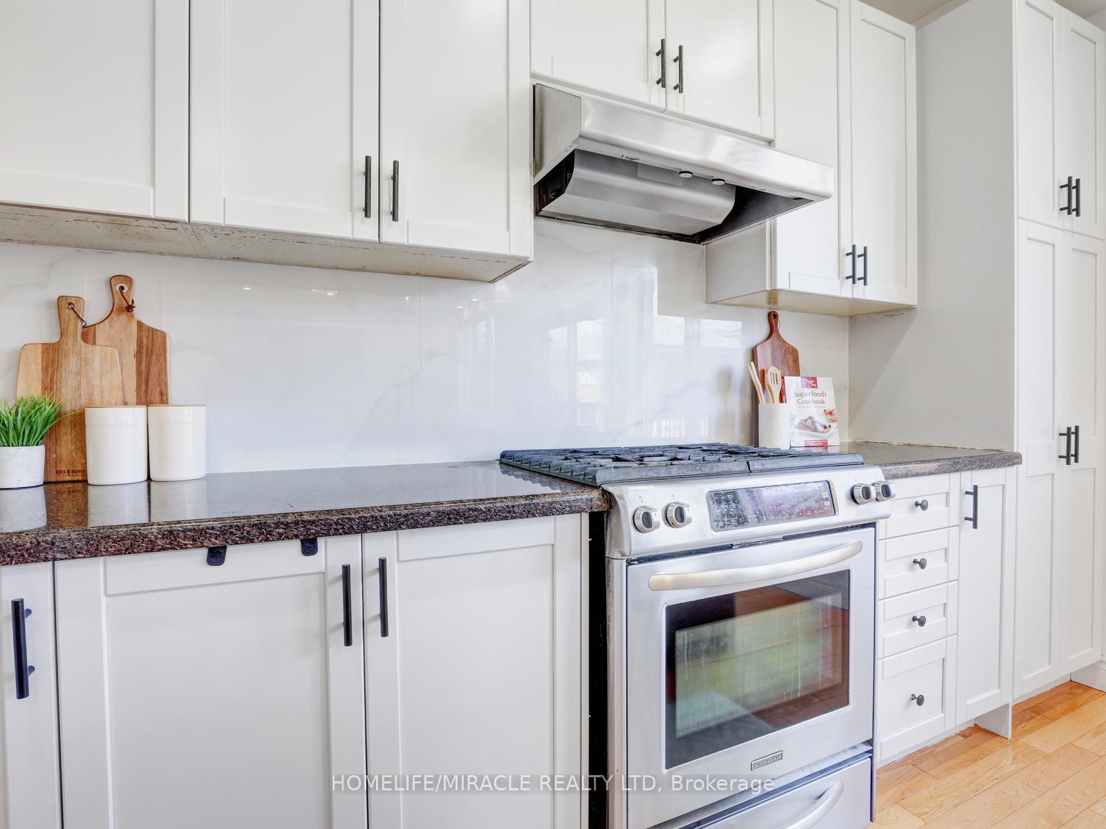 Photo 16 of 584 Pinery Trail, Waterloo, Conservation Meadows — HOMEH