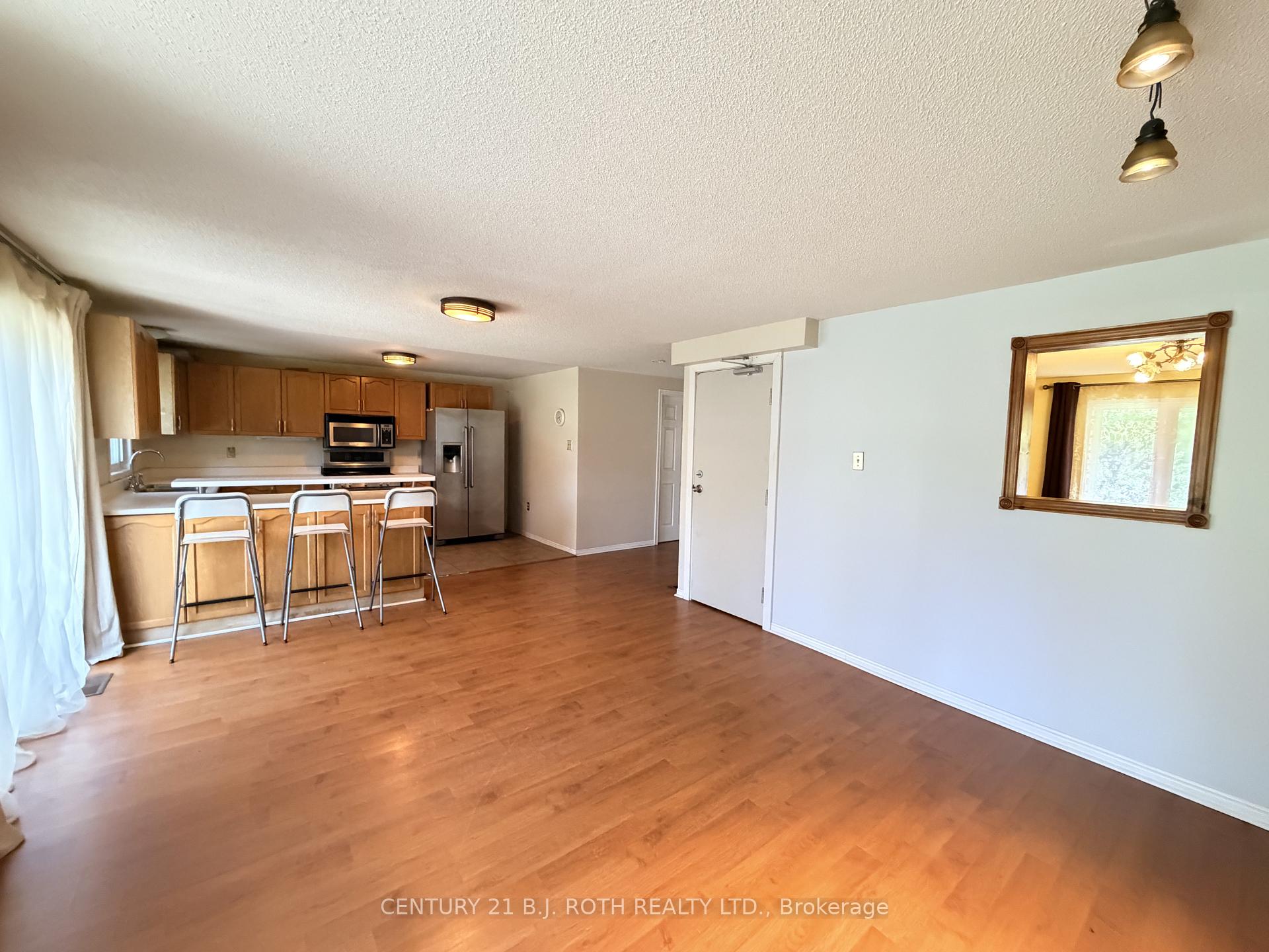 Photo 7 of Unit Upper, 29 Irwin Drive, Barrie, Northwest — HOMEH