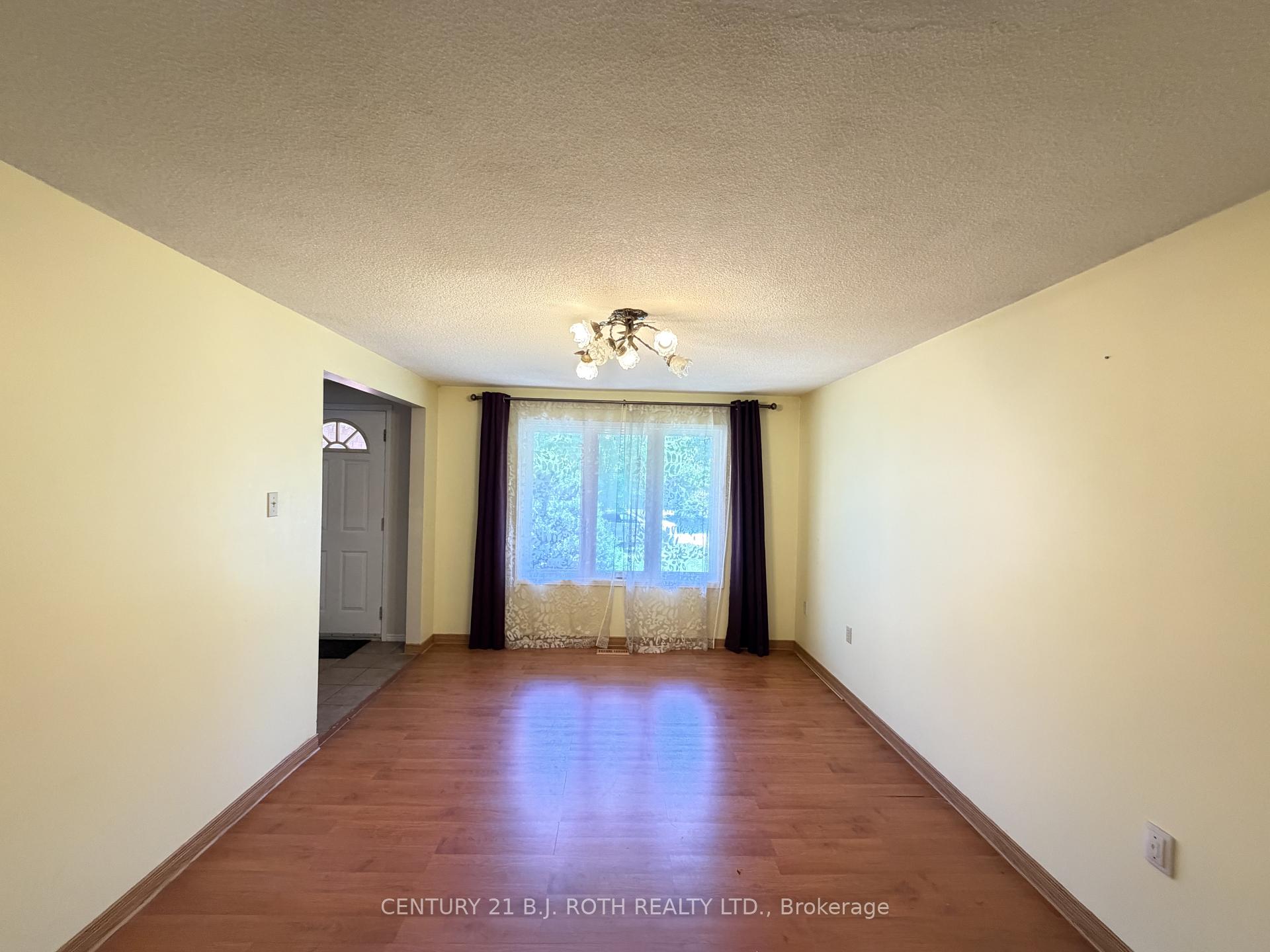 Photo 10 of Unit Upper, 29 Irwin Drive, Barrie, Northwest — HOMEH