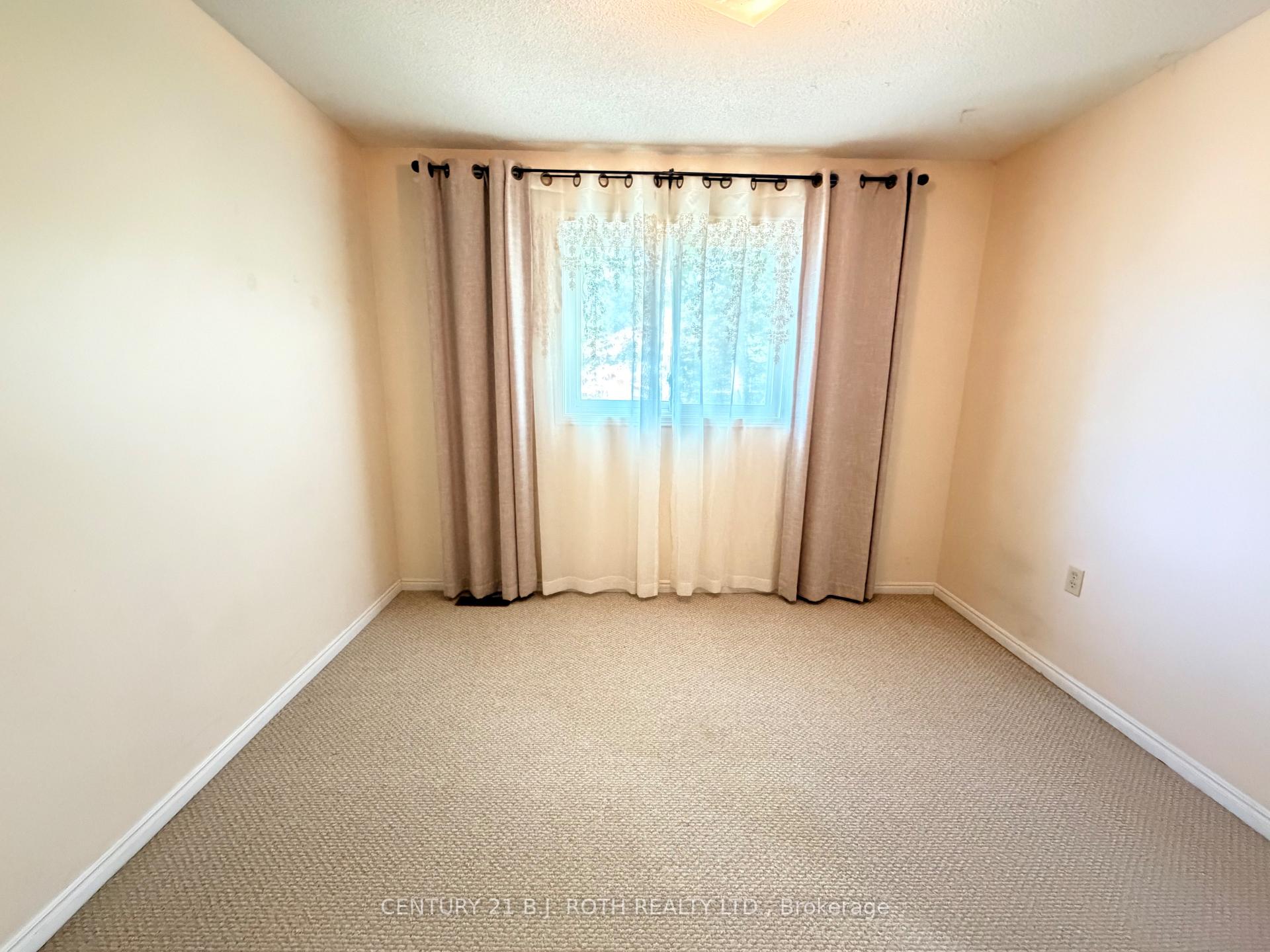 Photo 18 of Unit Upper, 29 Irwin Drive, Barrie, Northwest — HOMEH
