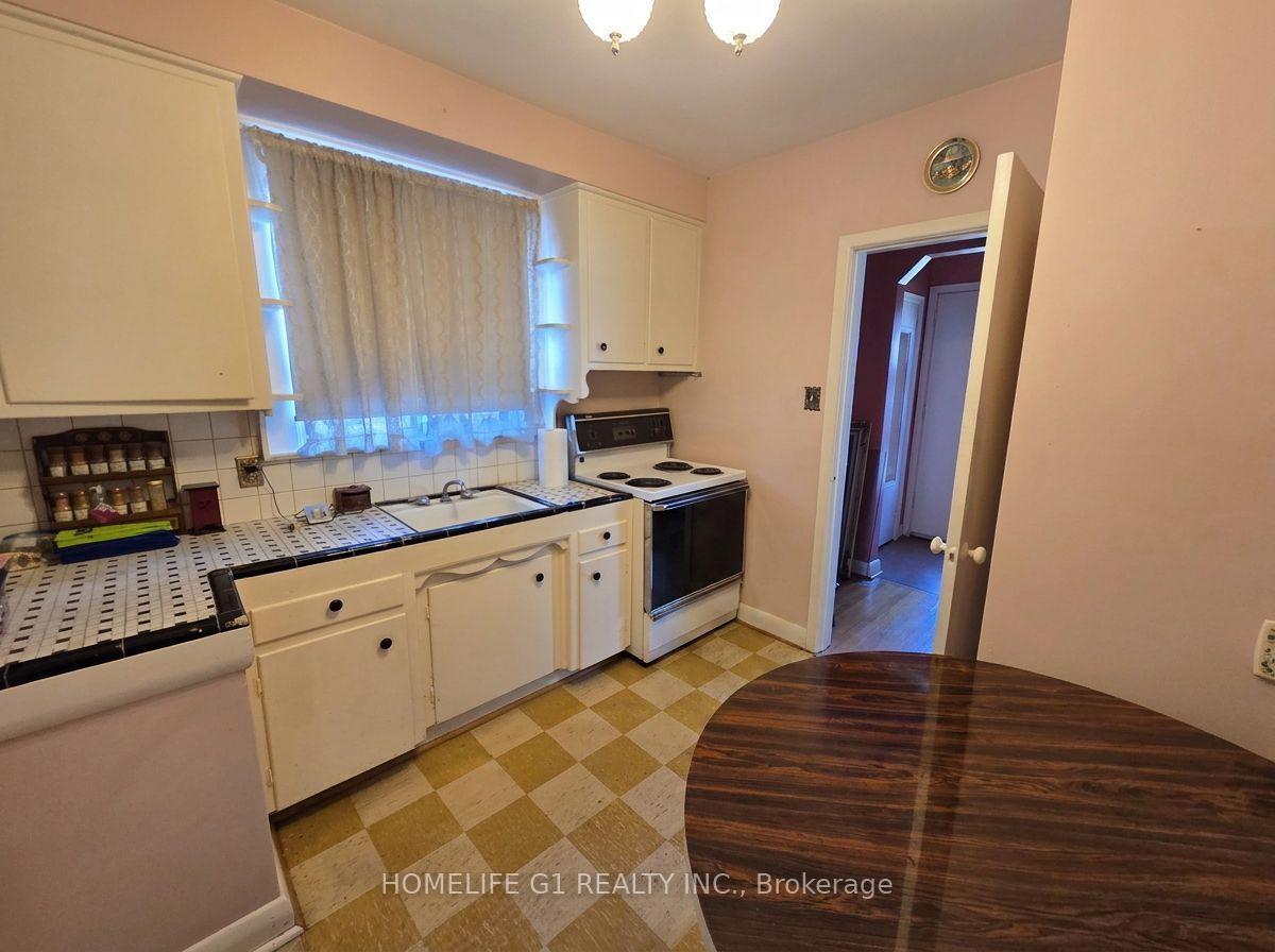 Photo 6 of 49 Kilgreggan Crescent, Scarborough, Bendale — HOMEH