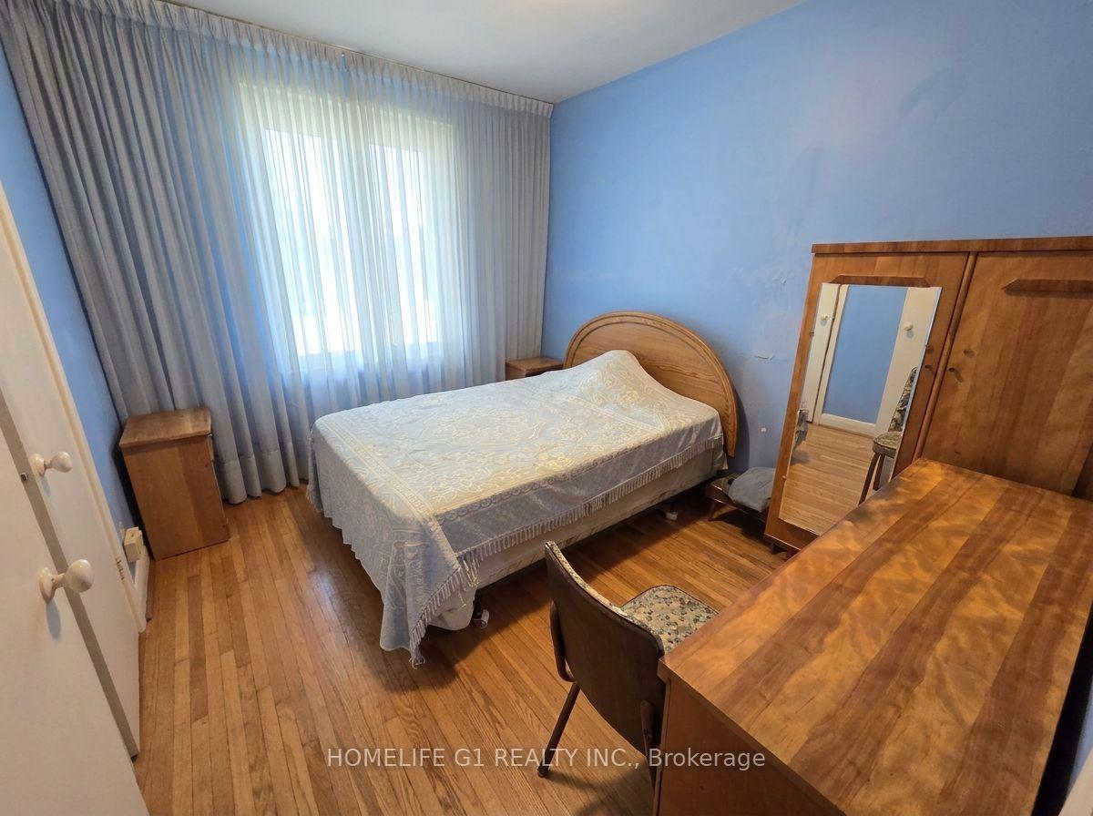 Photo 7 of 49 Kilgreggan Crescent, Scarborough, Bendale — HOMEH