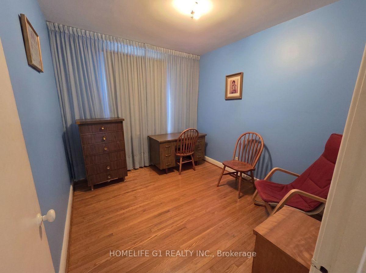 Photo 8 of 49 Kilgreggan Crescent, Scarborough, Bendale — HOMEH