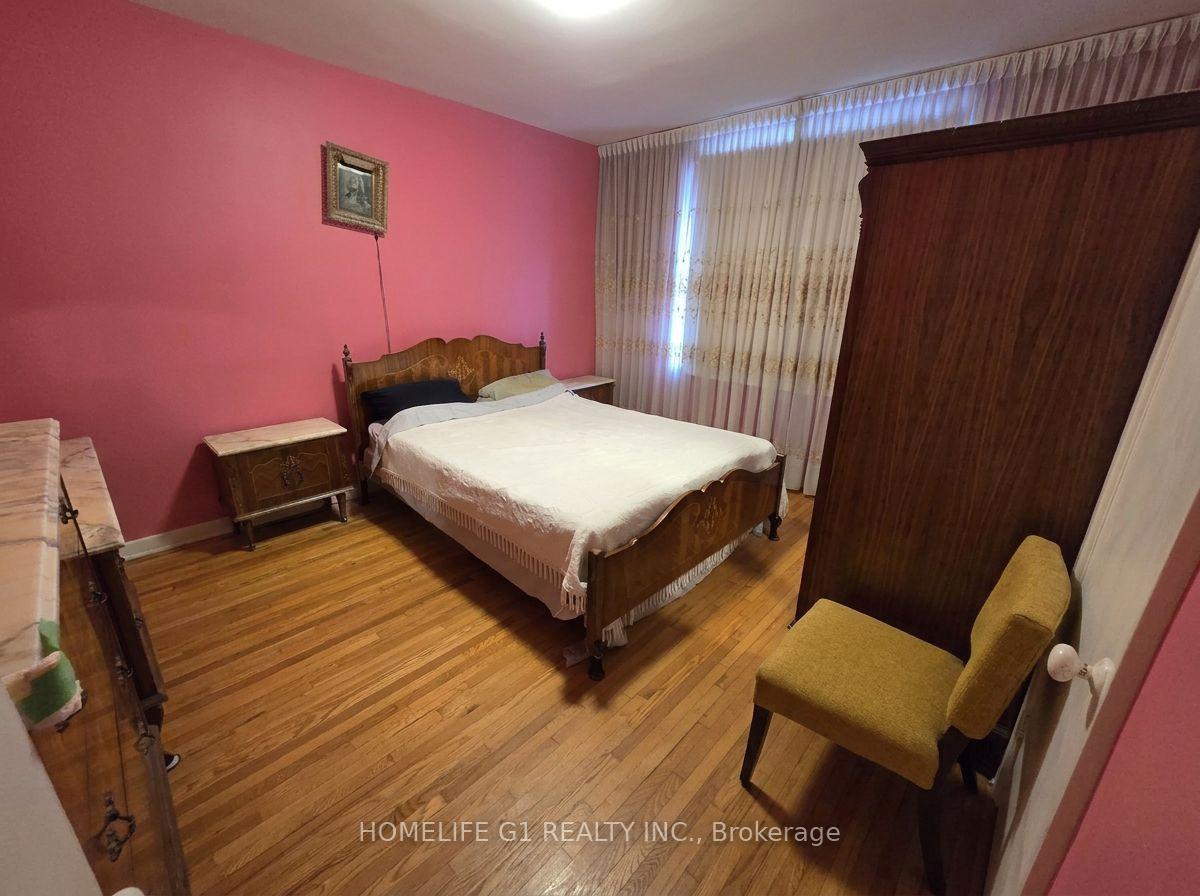 Photo 9 of 49 Kilgreggan Crescent, Scarborough, Bendale — HOMEH