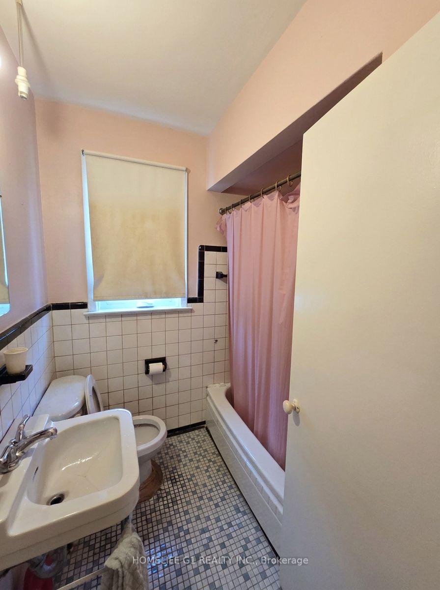 Photo 10 of 49 Kilgreggan Crescent, Scarborough, Bendale — HOMEH