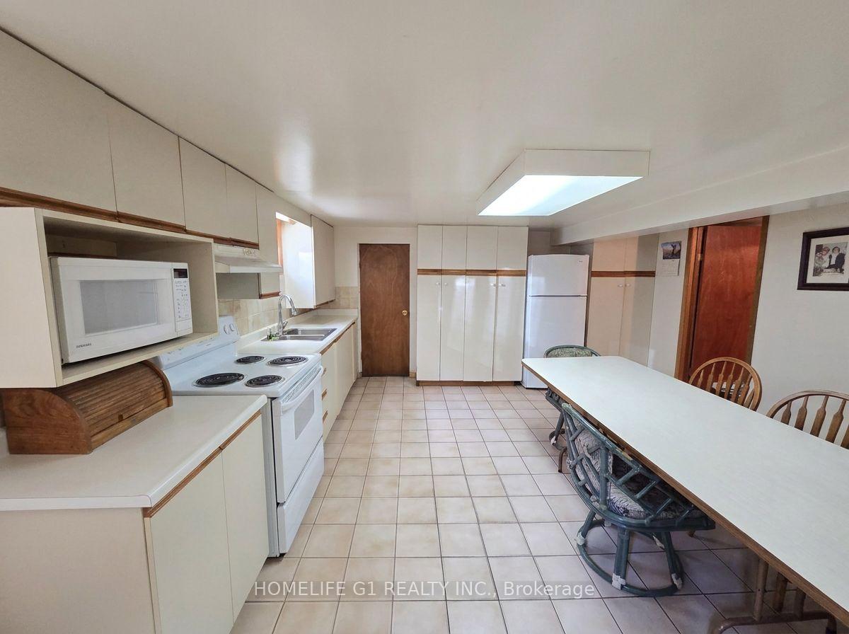 Photo 13 of 49 Kilgreggan Crescent, Scarborough, Bendale — HOMEH