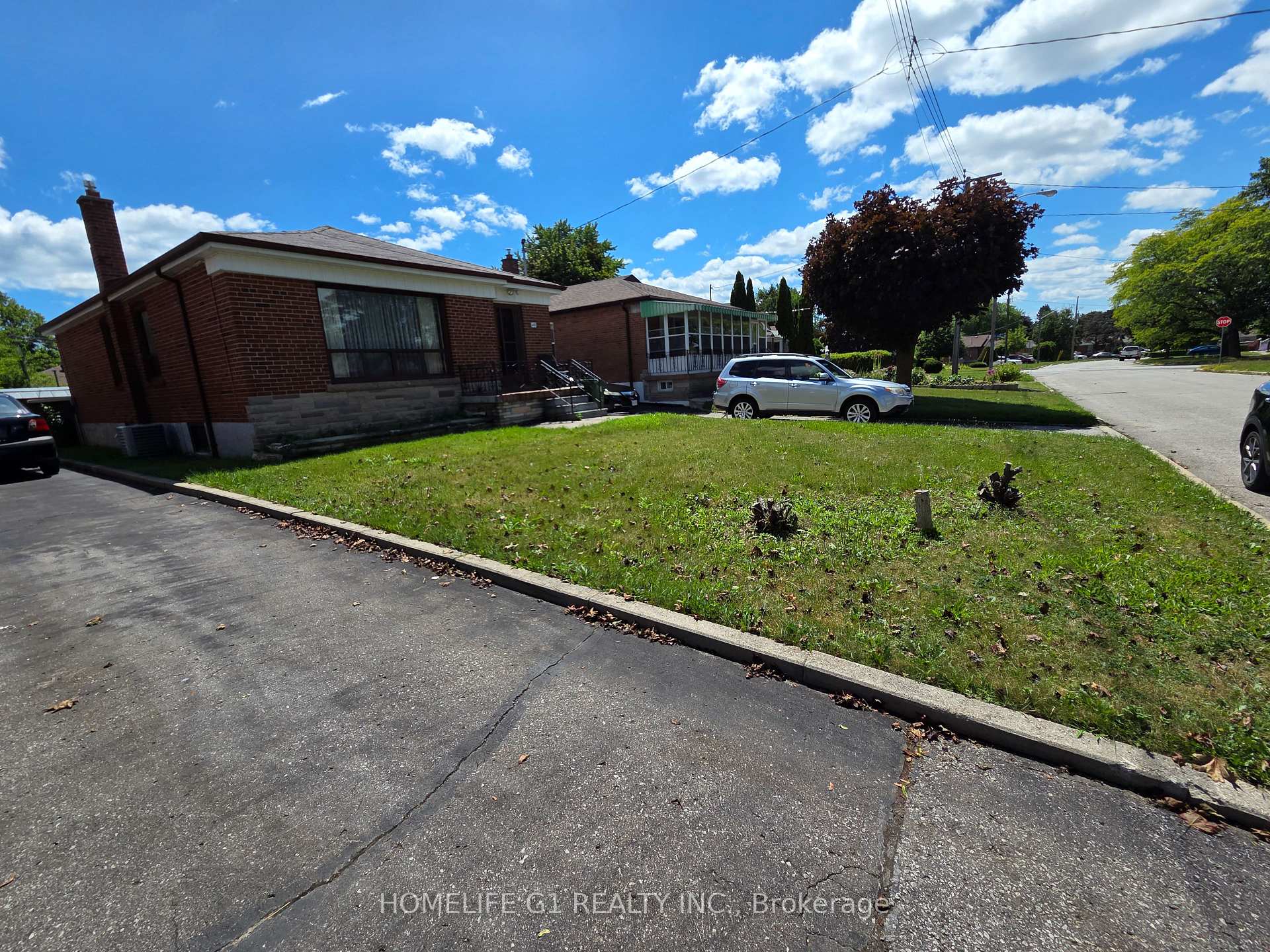 Photo 24 of 49 Kilgreggan Crescent, Scarborough, Bendale — HOMEH