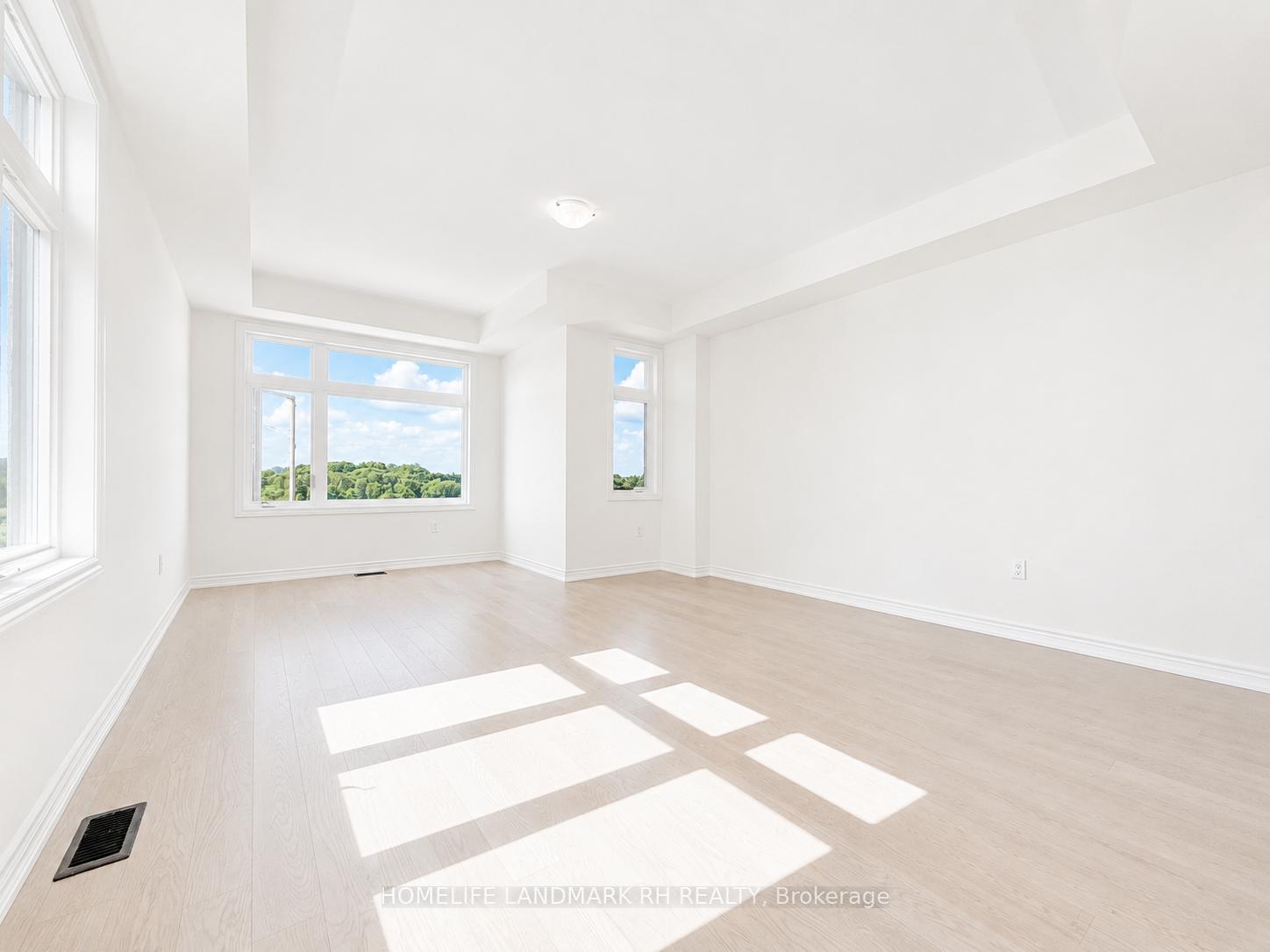 Photo 4 of 195 Berczy Green Drive, Markham, Rural Markham — HOMEH