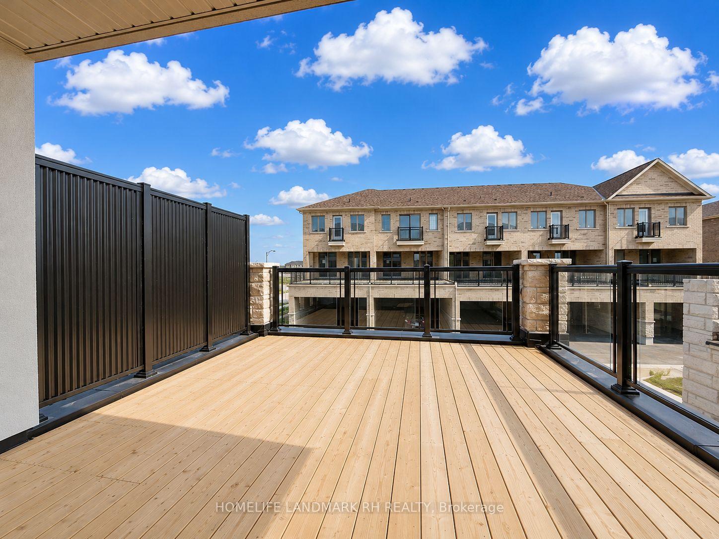 Photo 10 of 195 Berczy Green Drive, Markham, Rural Markham — HOMEH