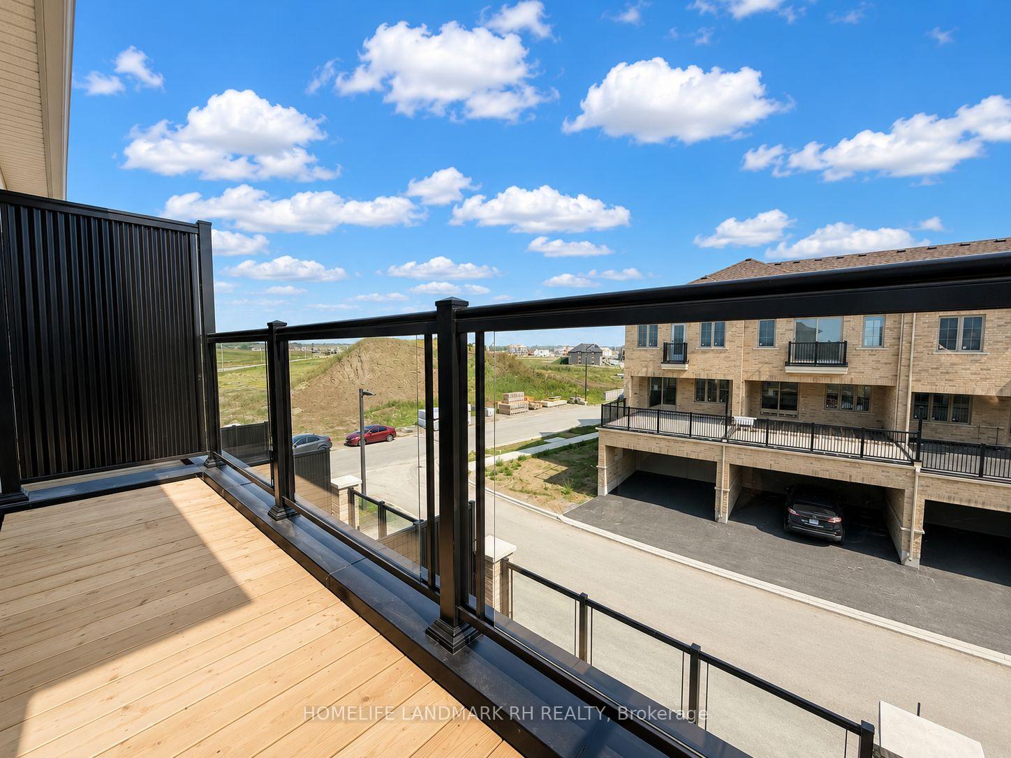Photo 16 of 195 Berczy Green Drive, Markham, Rural Markham — HOMEH