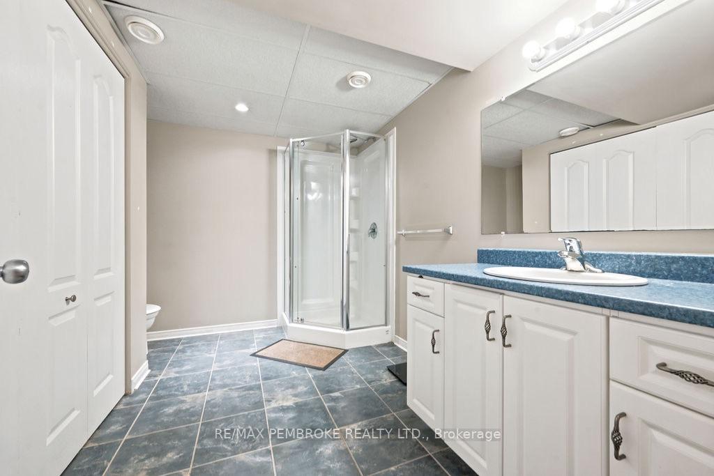 Photo 41 of 256 Oriole Crescent, Petawawa, Petawawa — HOMEH