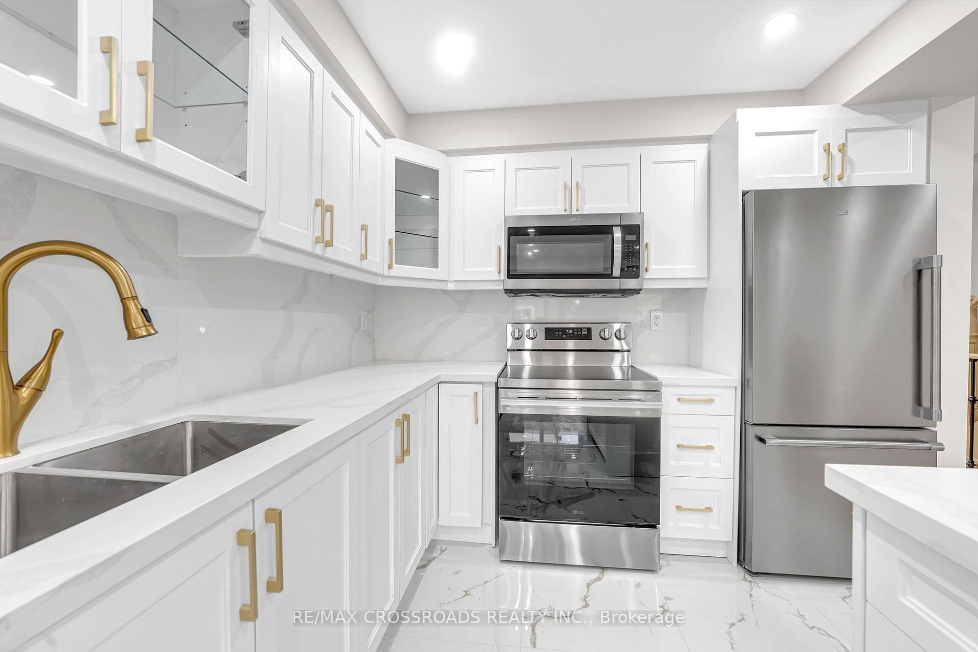 Photo 9 of 321 Sparrow Circle, Pickering, Highbush — HOMEH