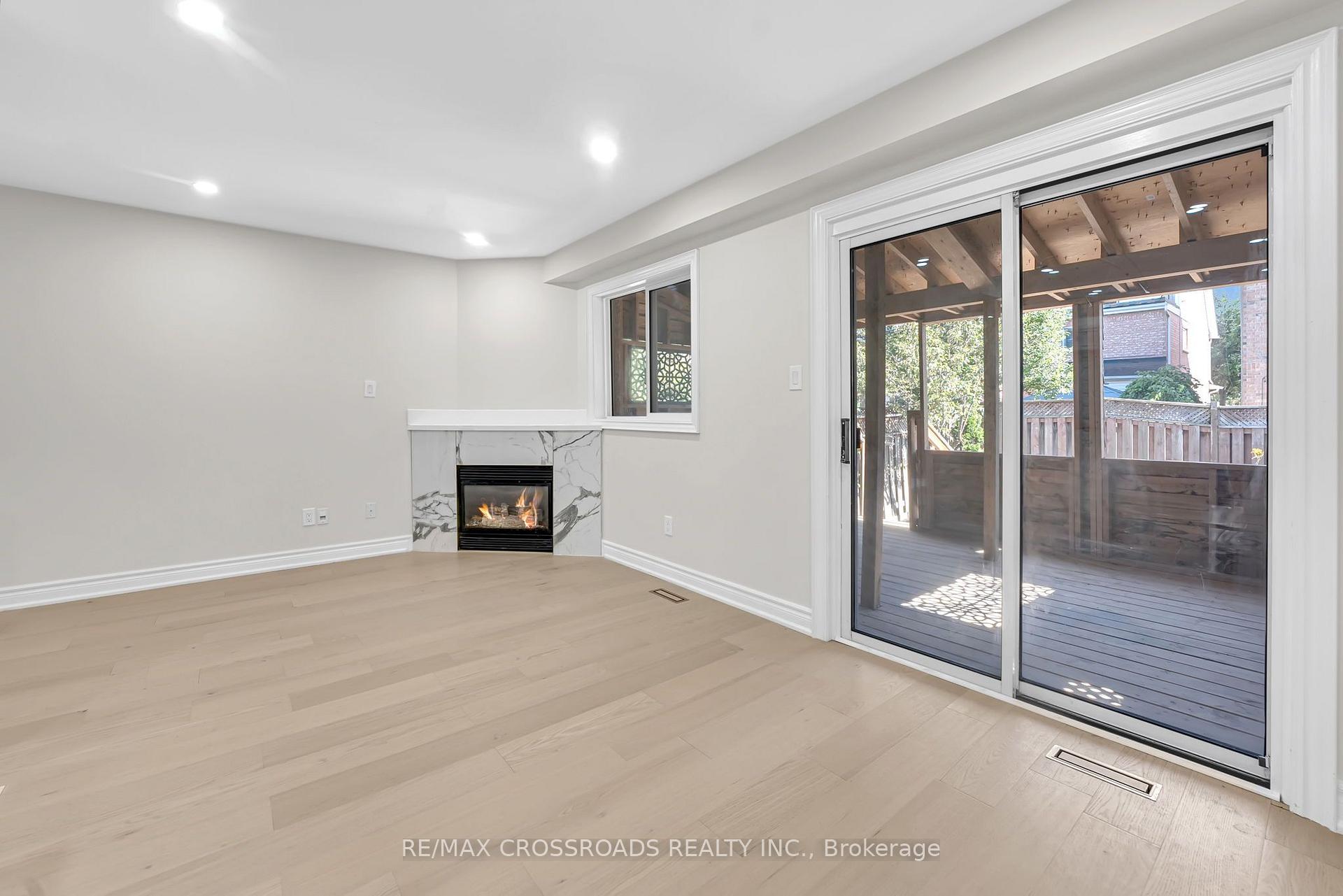 Photo 12 of 321 Sparrow Circle, Pickering, Highbush — HOMEH