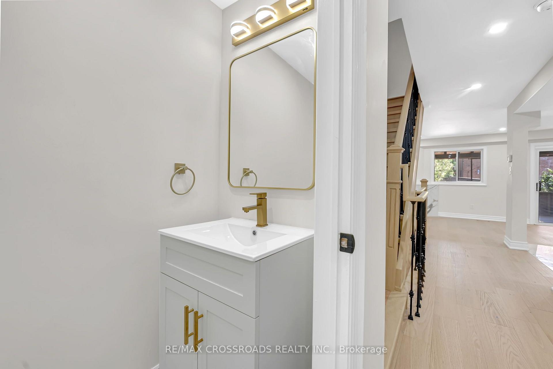 Photo 14 of 321 Sparrow Circle, Pickering, Highbush — HOMEH