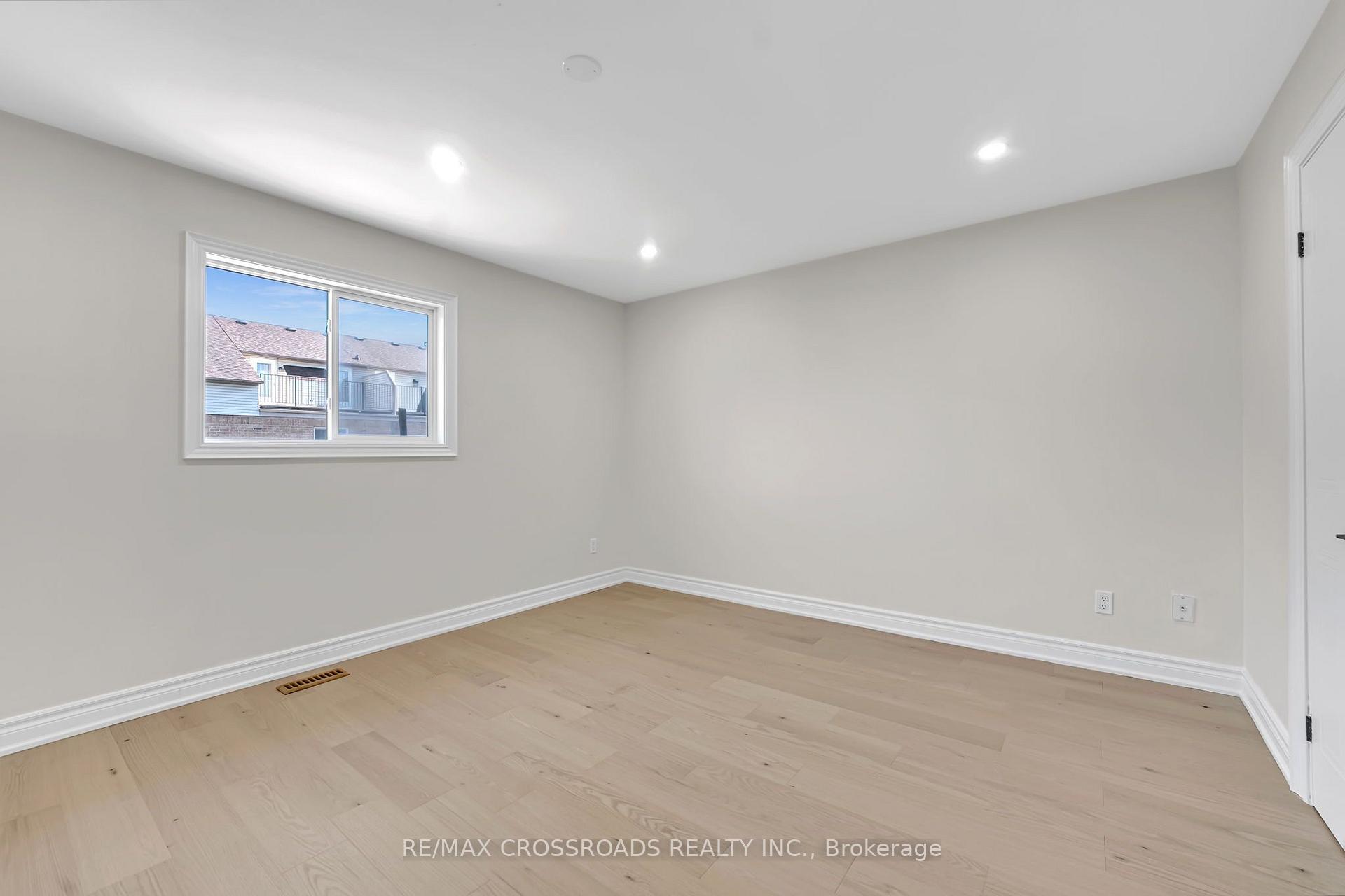 Photo 16 of 321 Sparrow Circle, Pickering, Highbush — HOMEH