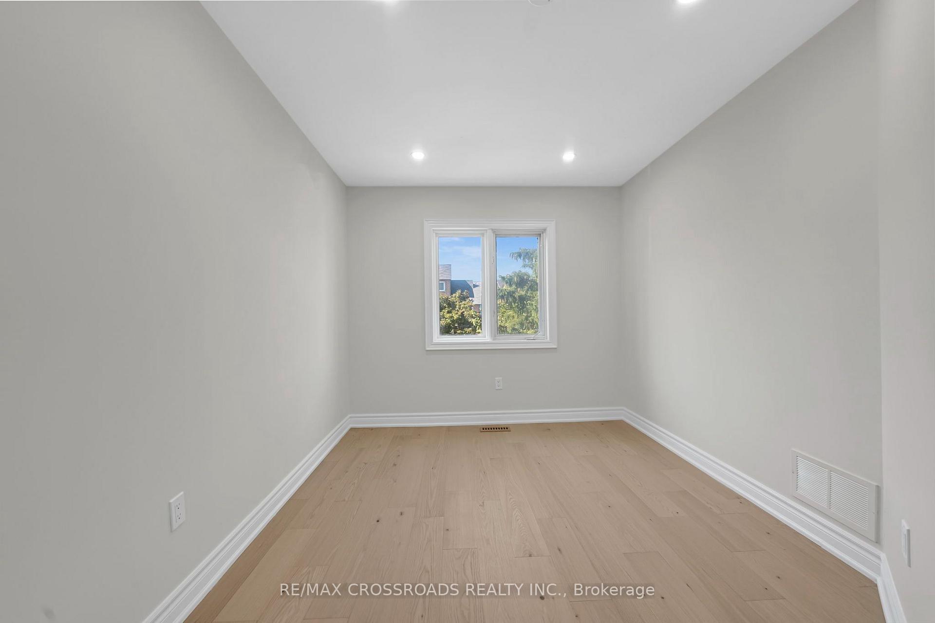 Photo 27 of 321 Sparrow Circle, Pickering, Highbush — HOMEH