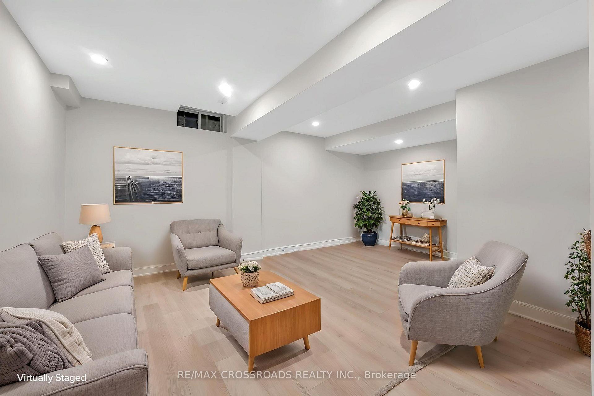 Photo 32 of 321 Sparrow Circle, Pickering, Highbush — HOMEH