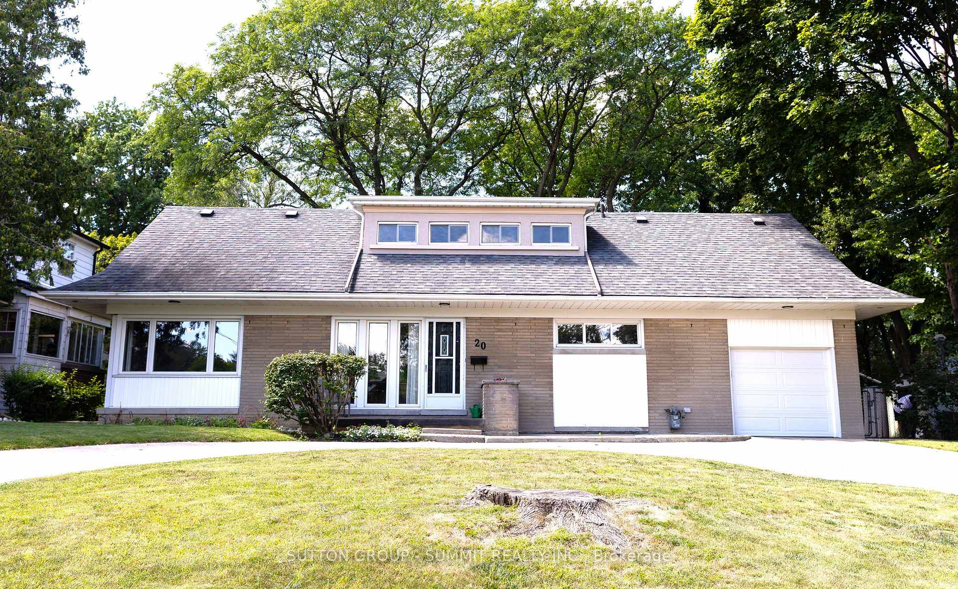 Front of 20 Havenridge Drive