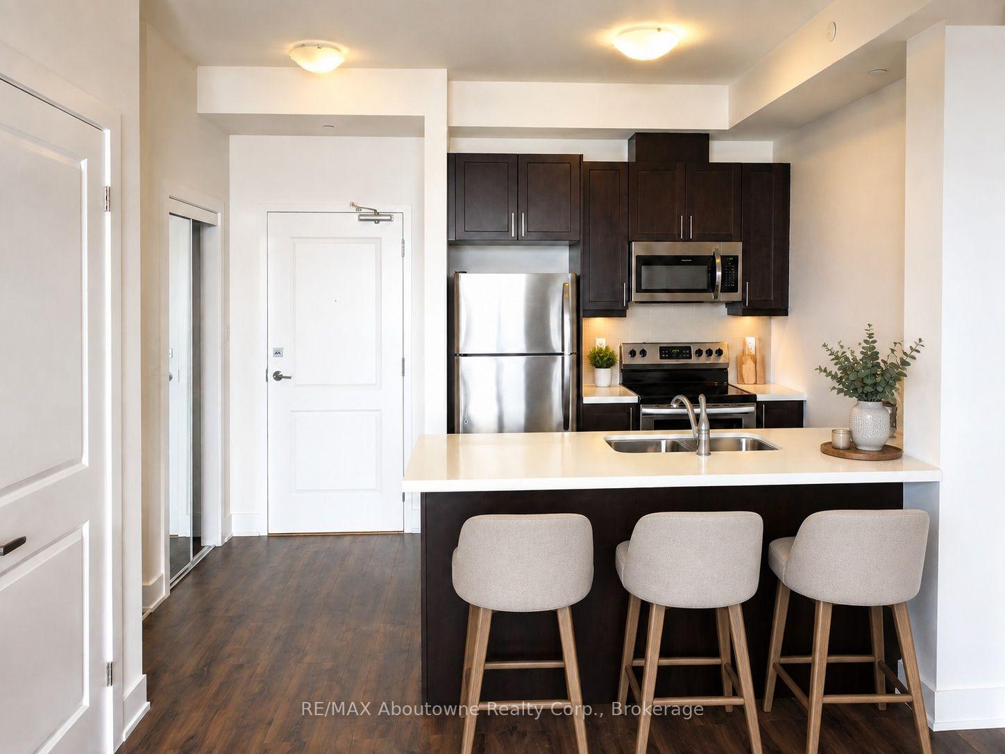 Photo 3 of Unit 607, 607 Shoreview Place, Hamilton, Stoney Creek — HOMEH