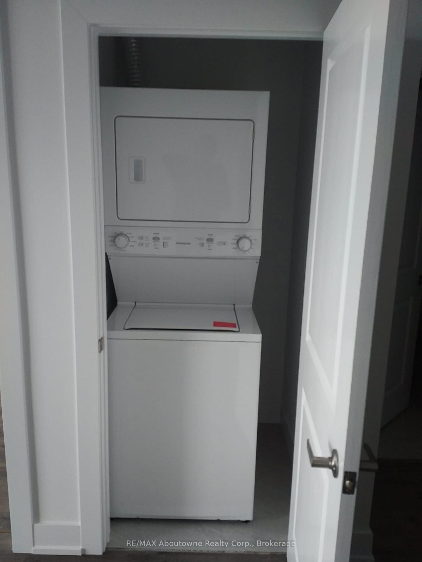 Photo 11 of Unit 607, 607 Shoreview Place, Hamilton, Stoney Creek — HOMEH