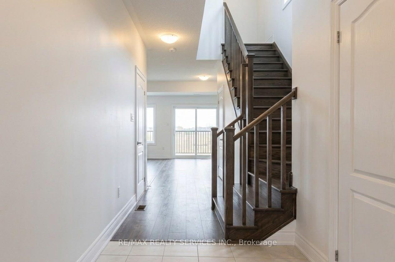Photo 3 of 71 Sunset Way, Thorold, Rolling Meadows — HOMEH