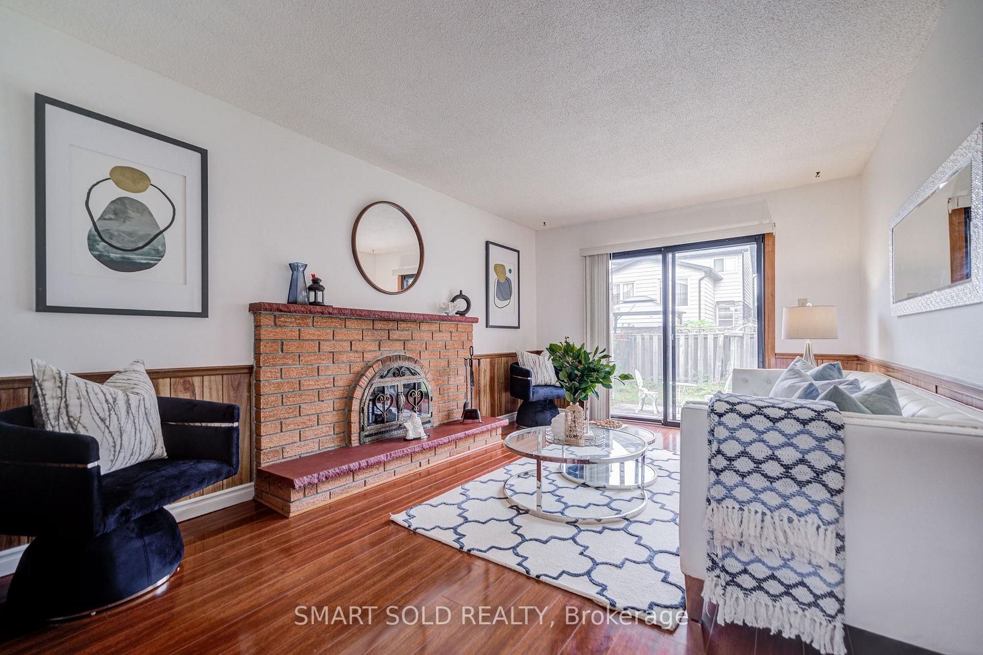 Photo 6 of 837 Queensbridge Drive, Mississauga, Creditview — HOMEH