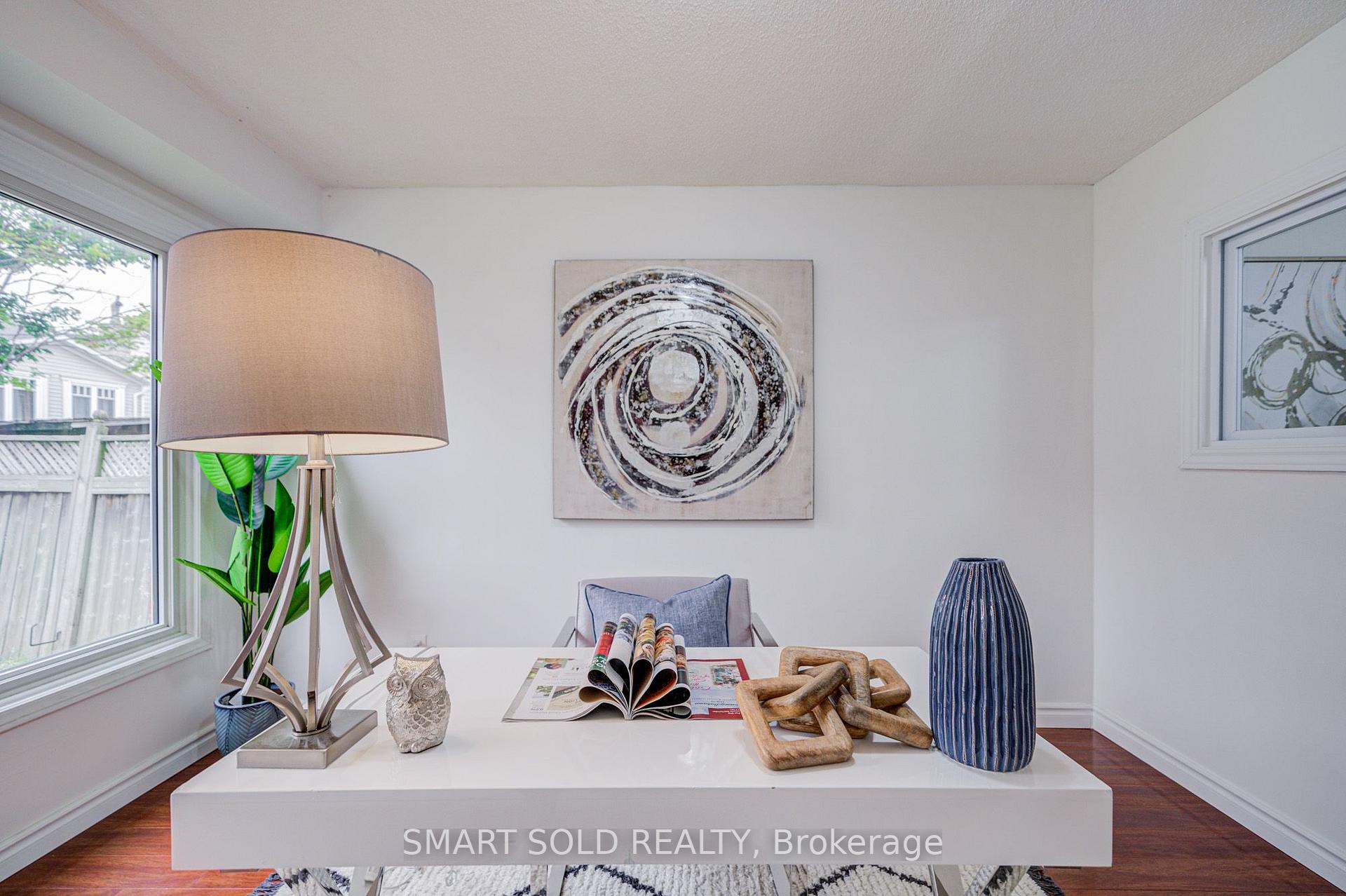Photo 9 of 837 Queensbridge Drive, Mississauga, Creditview — HOMEH