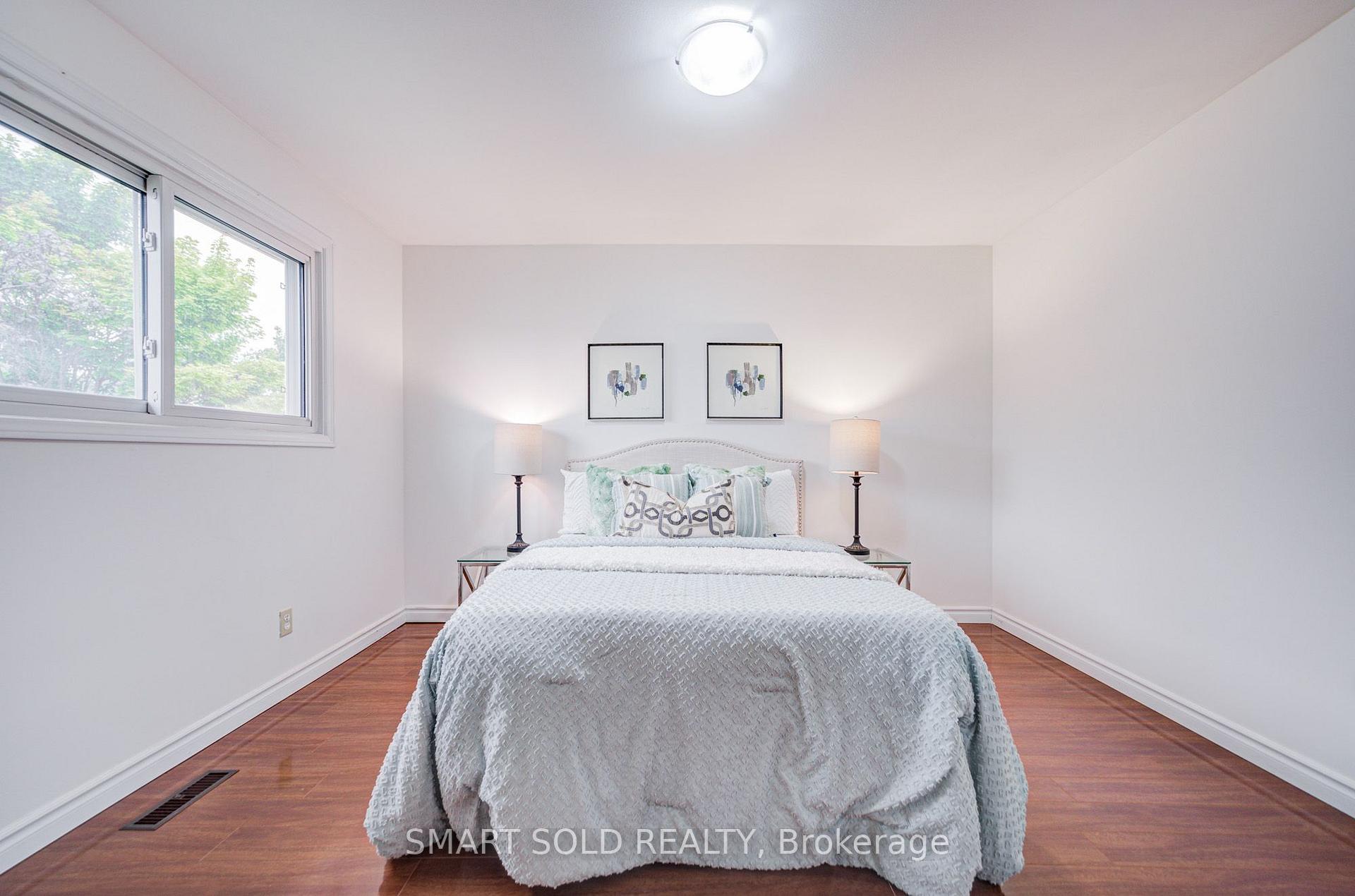 Photo 26 of 837 Queensbridge Drive, Mississauga, Creditview — HOMEH